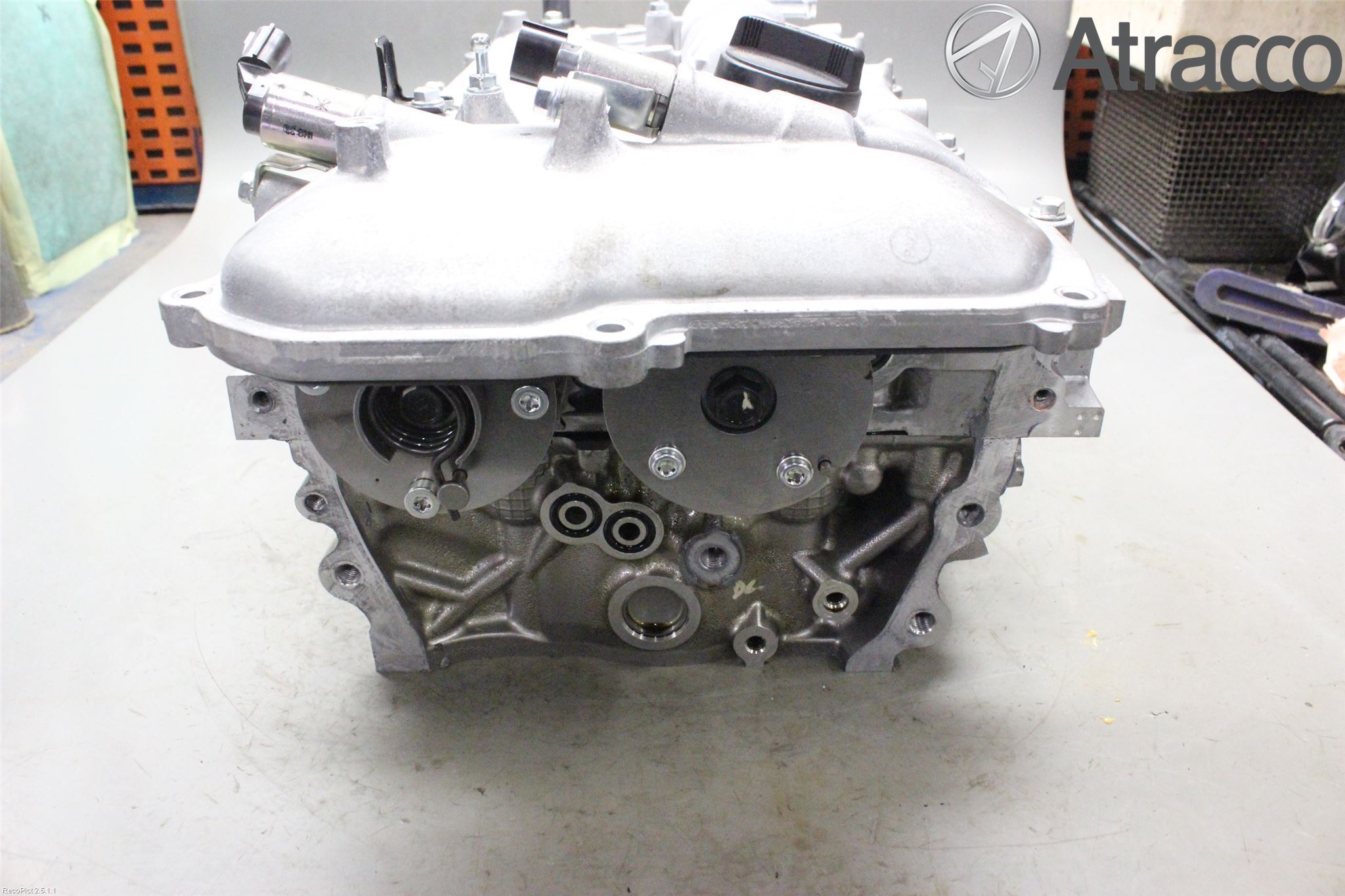 Toyota AVENSIS 09-15 Topplokk Bensin