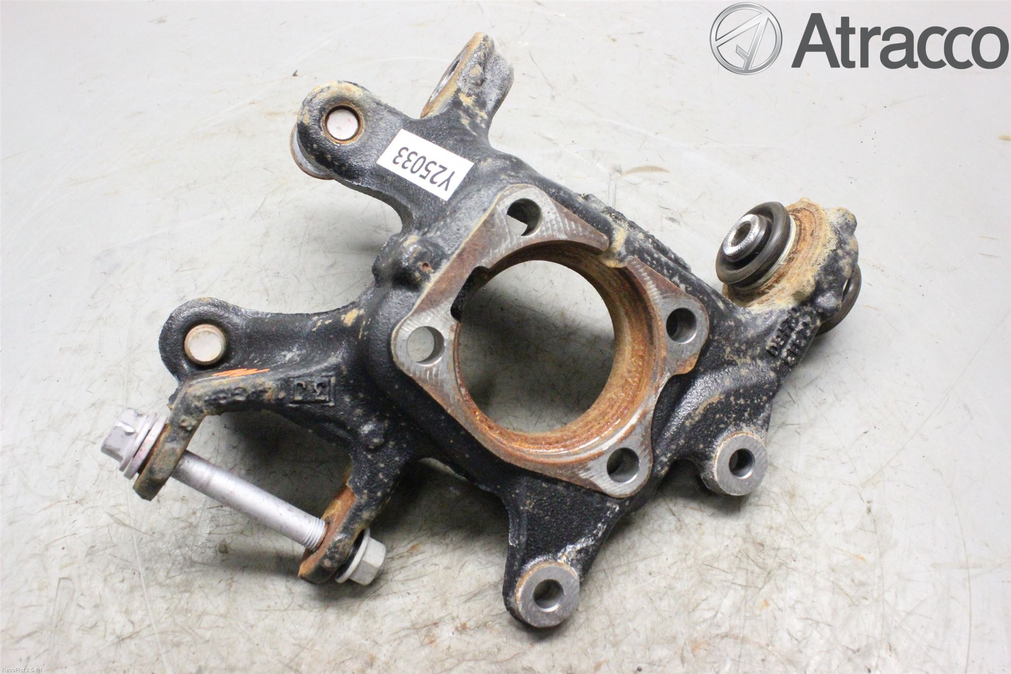Toyota AURIS 13-19 Spindel Hb