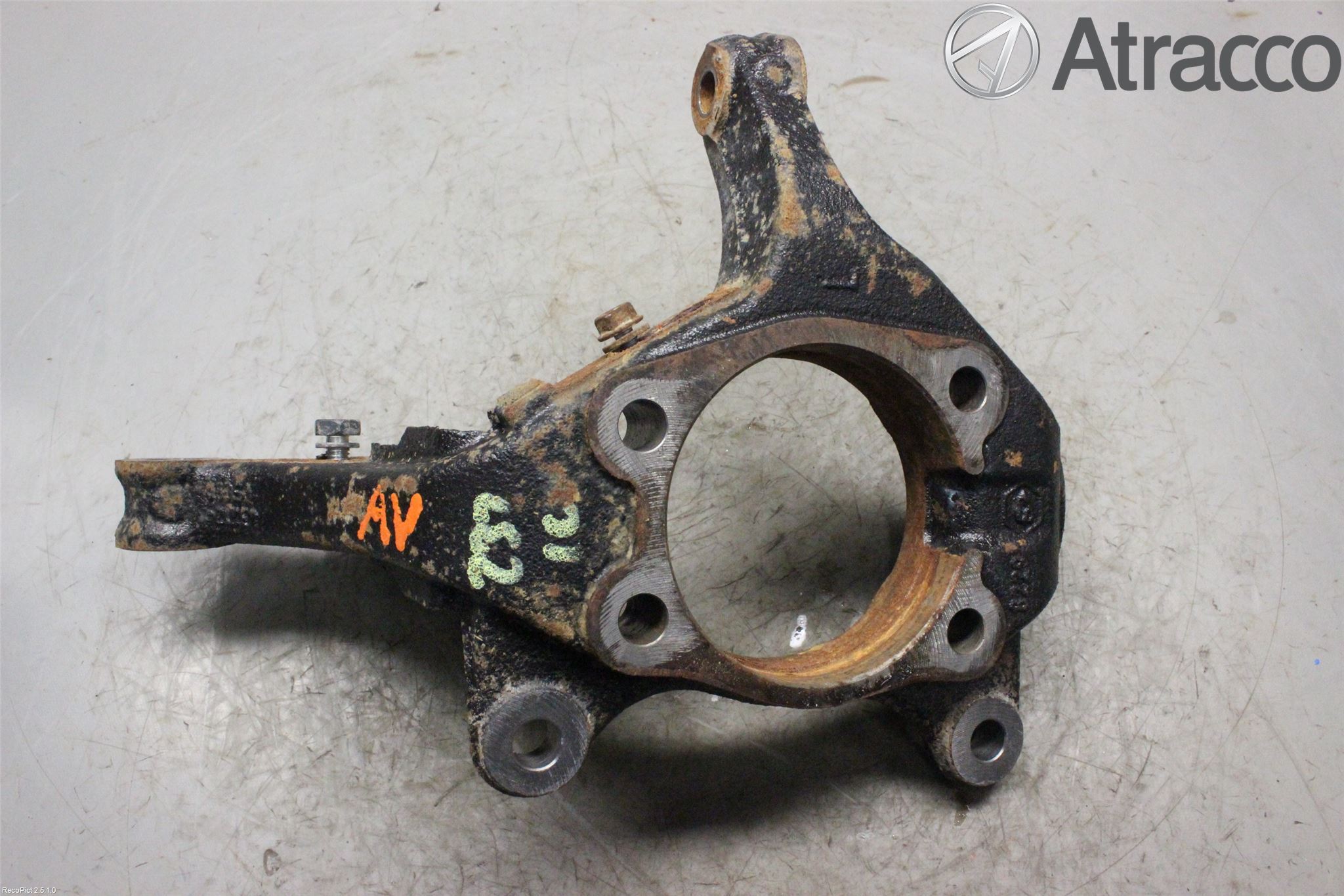Toyota AVENSIS 09-15 Spindel Vf