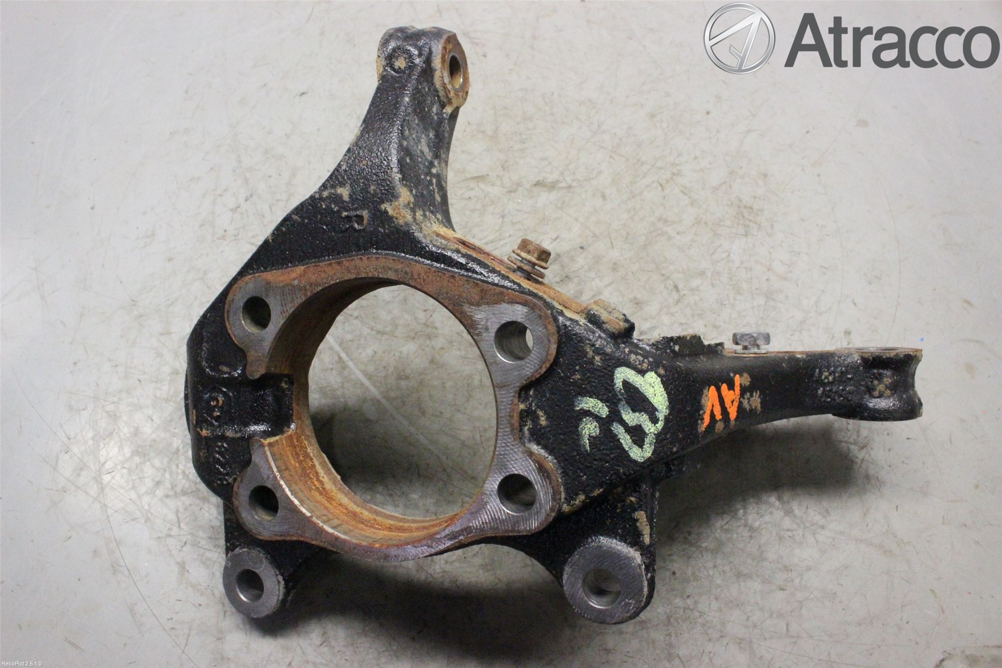 Toyota AVENSIS 09-15 Spindel Hf