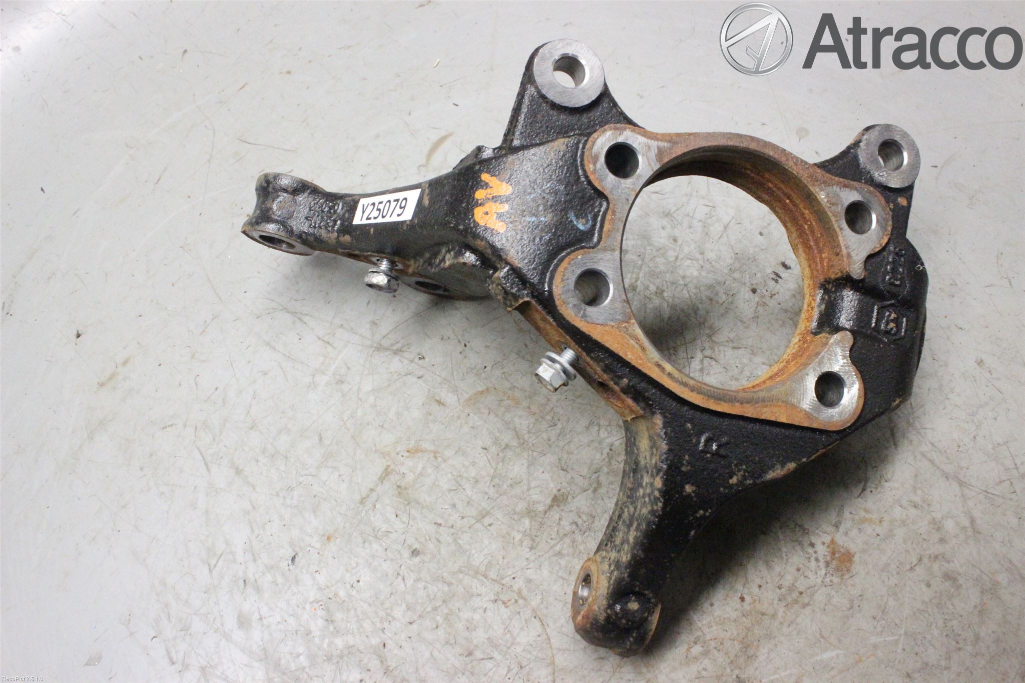 Toyota AURIS 13-19 Spindel Hf