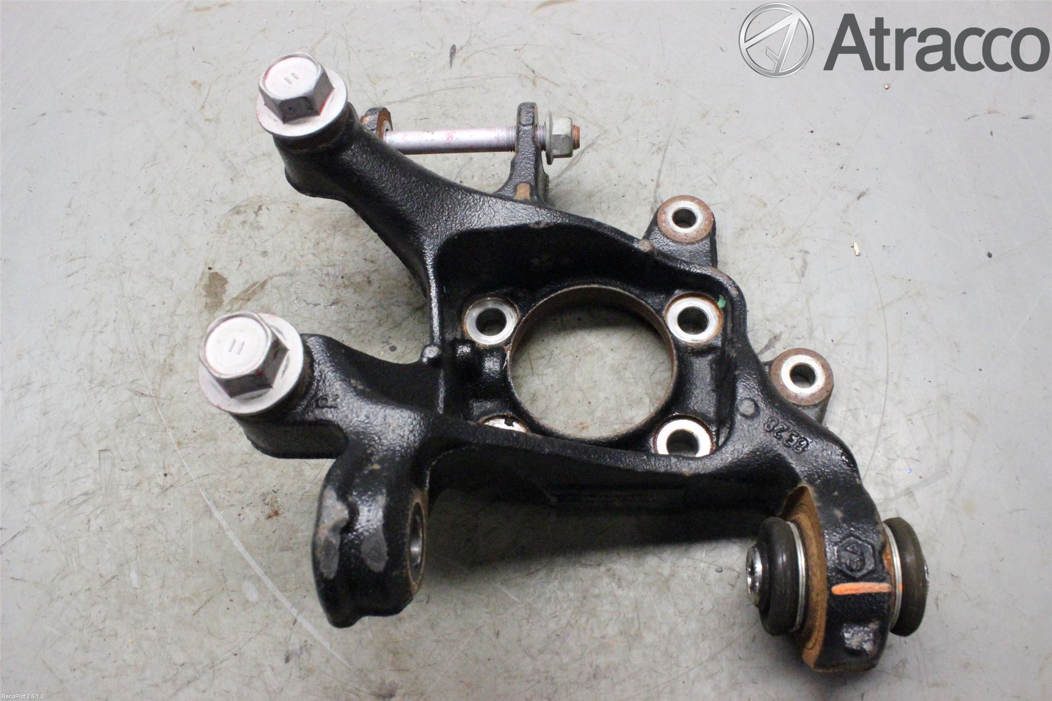 Toyota AURIS 13-19 Spindel Hb
