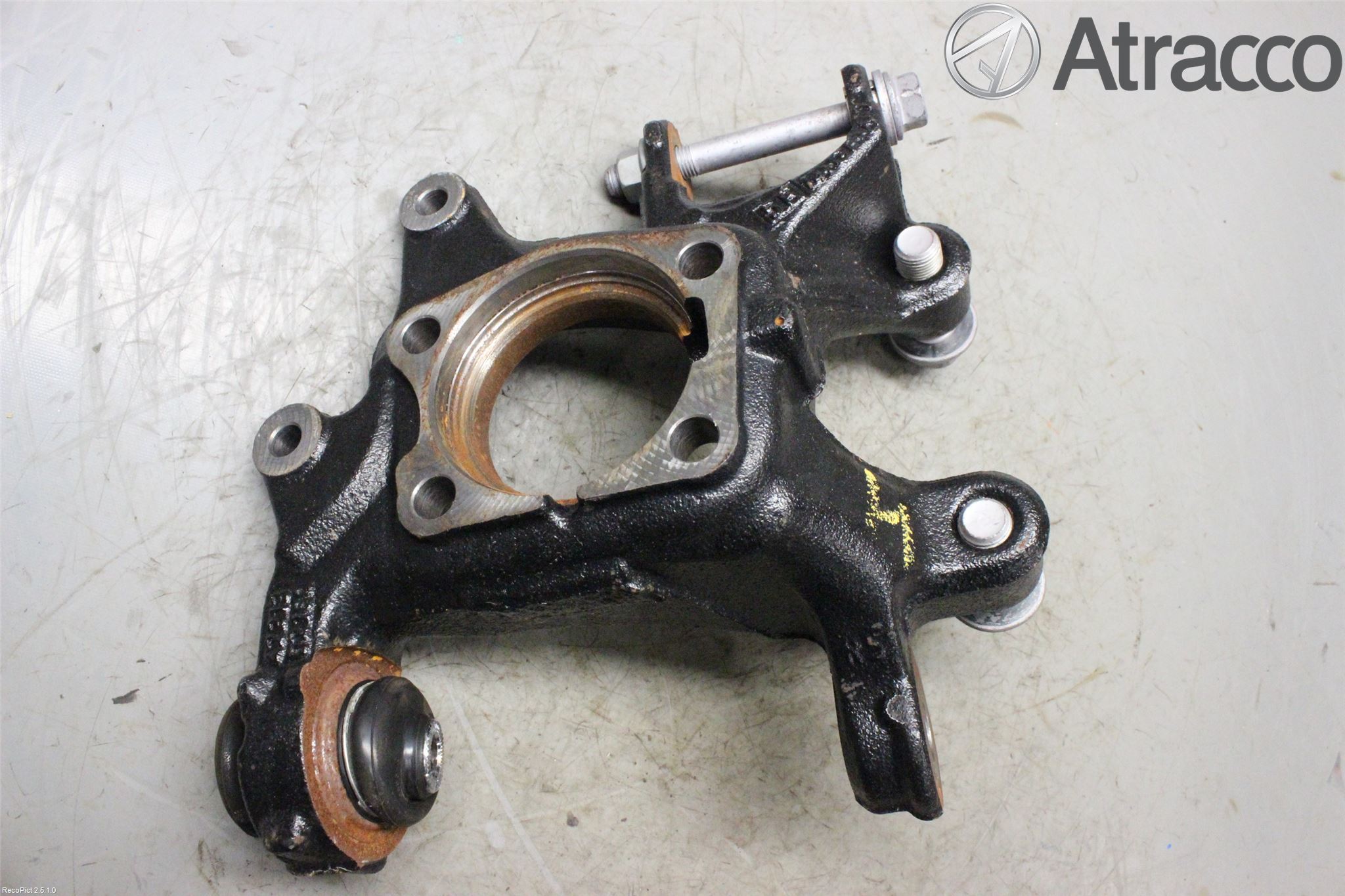 Toyota AURIS 13-19 Spindel Hb