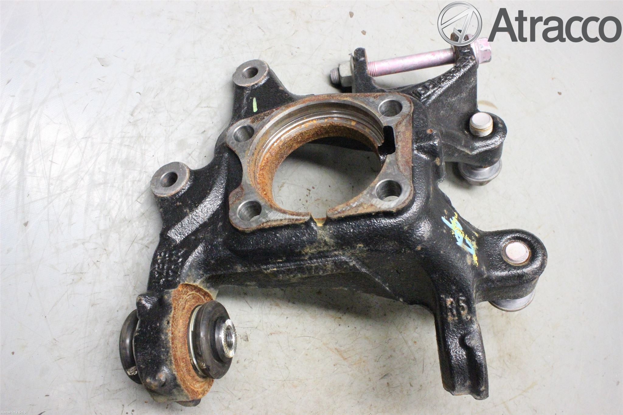 Toyota AURIS 13-19 Spindel Hb