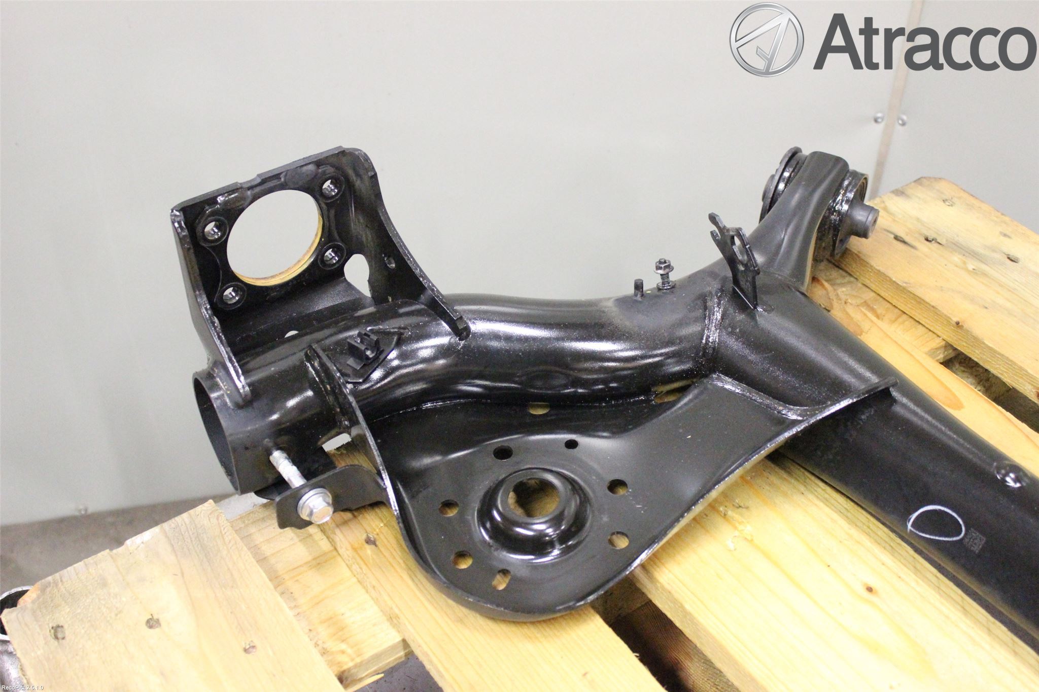 Toyota AYGO 15-21 Bakaksel Feste Travers-Ramme