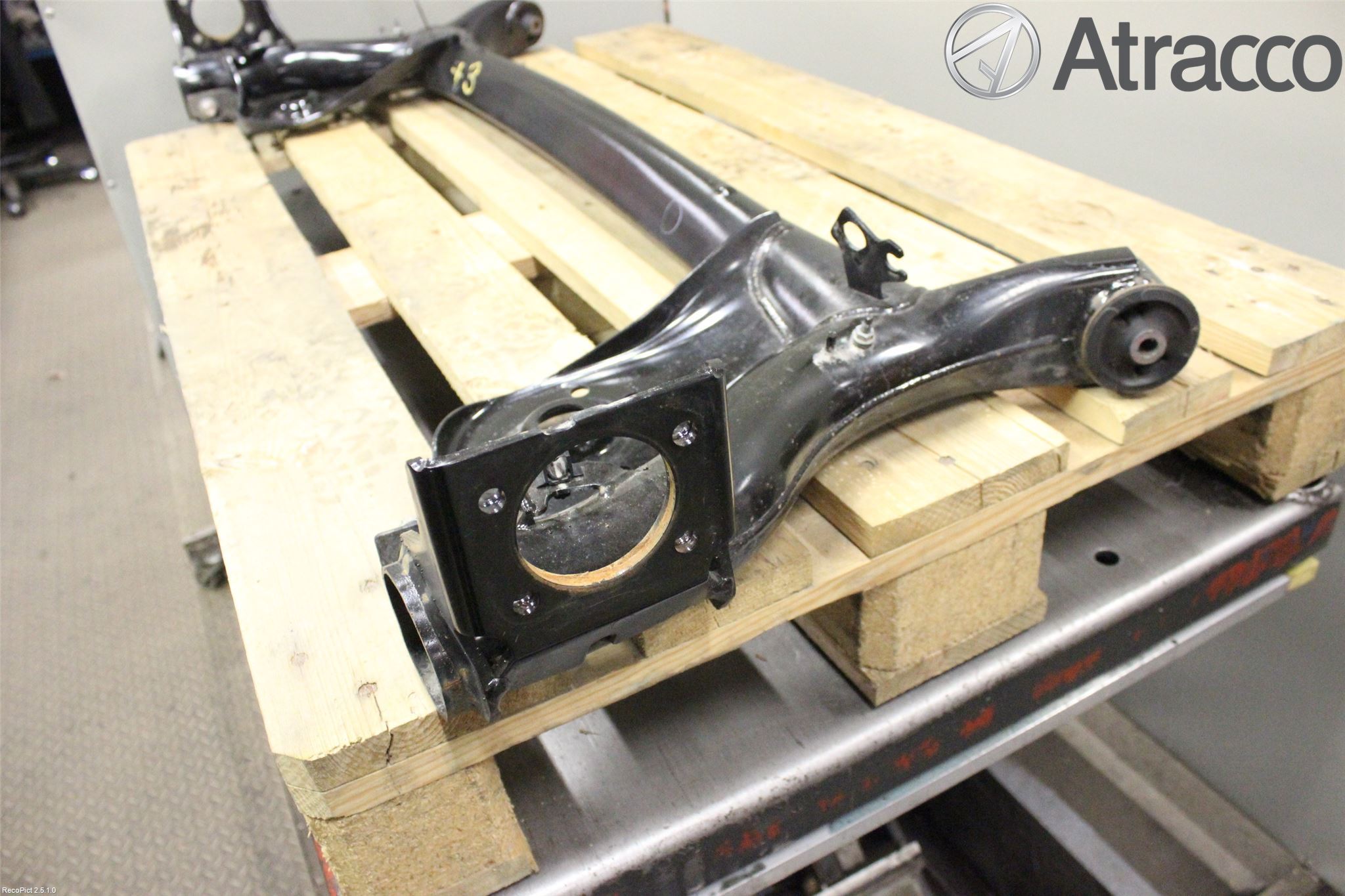 Toyota AYGO 15-21 Bakaksel Feste Travers-Ramme