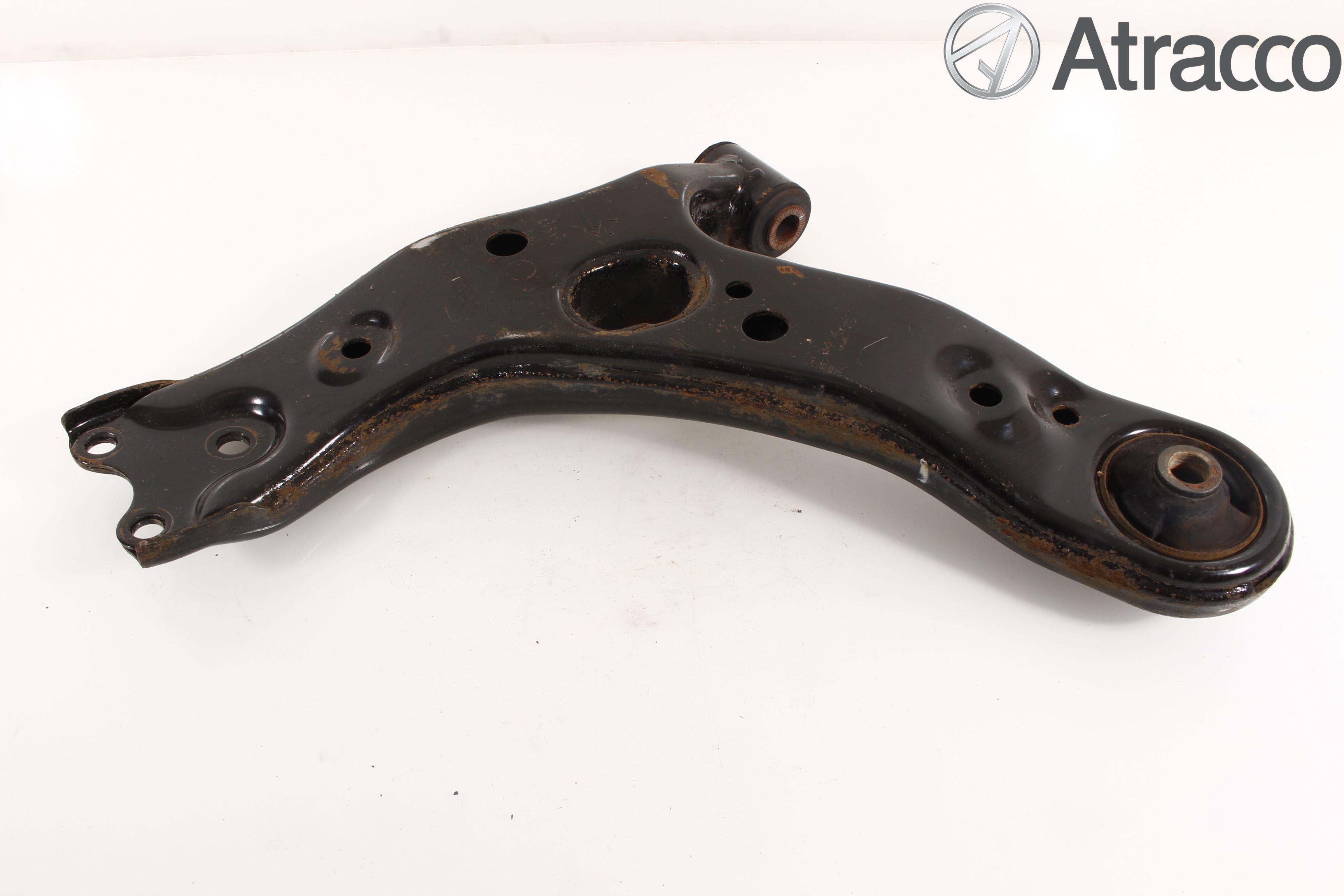 Toyota AVENSIS 09-15 Bærearm Foran Høyre Nedre