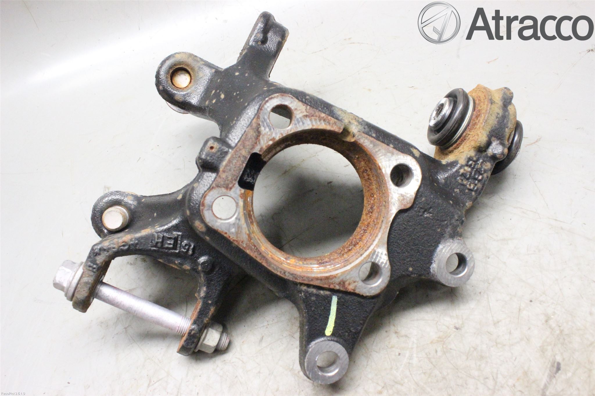 Toyota AVENSIS 16-18 Spindel Hb