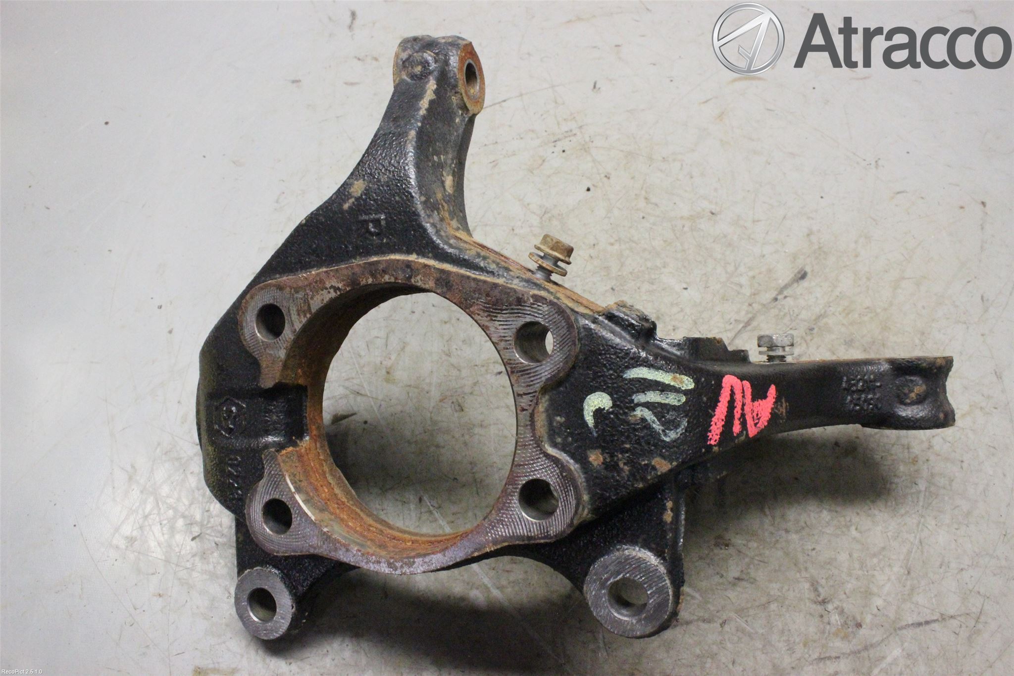 Toyota AVENSIS 09-15 Spindel Hf