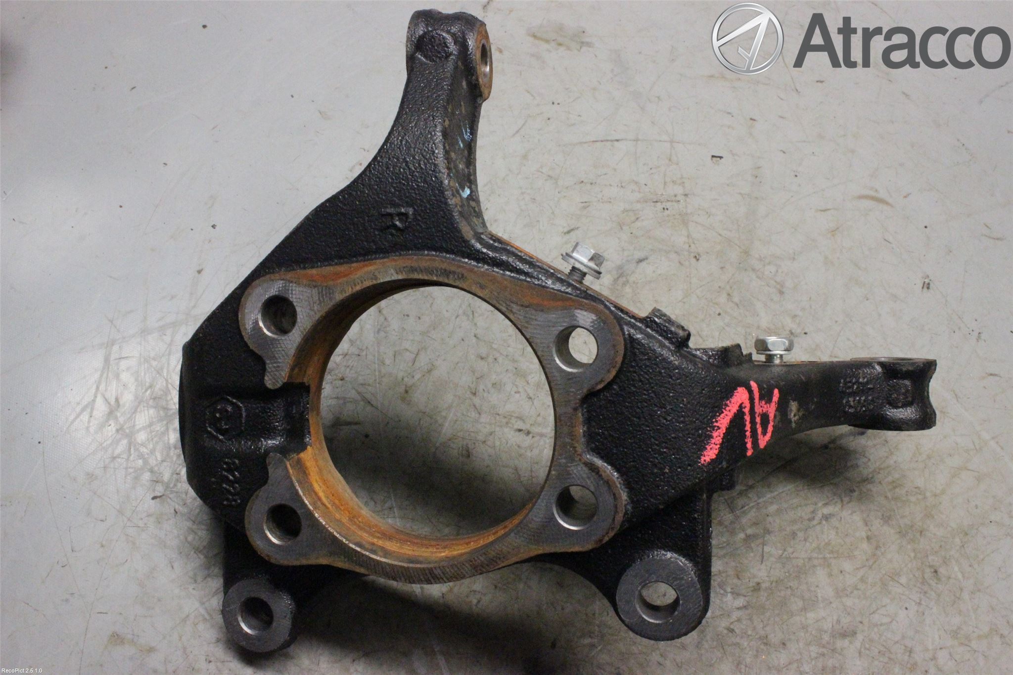 Toyota AURIS 13-19 Spindel Hf