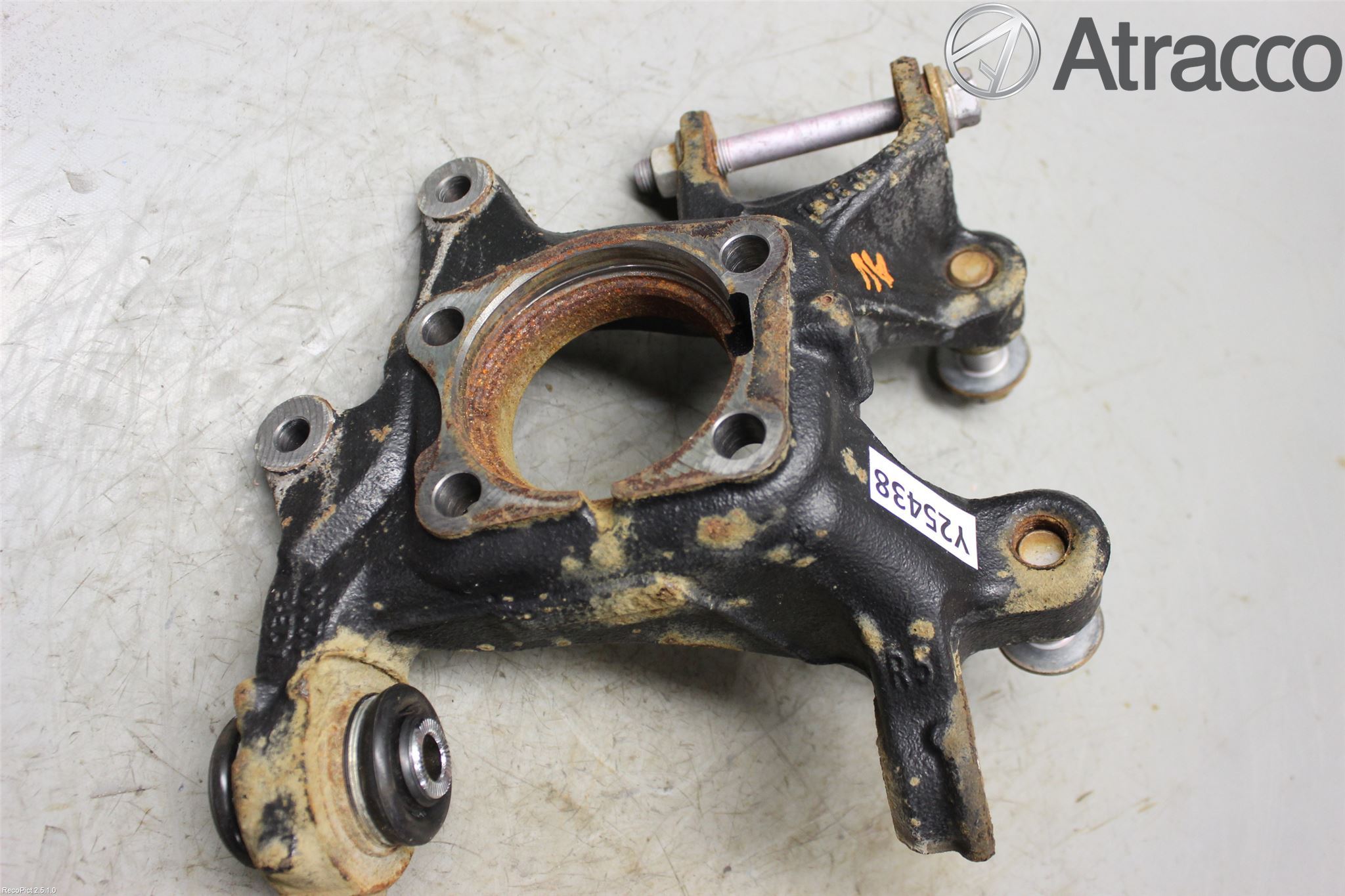 Toyota AURIS 13-19 Spindel Hb