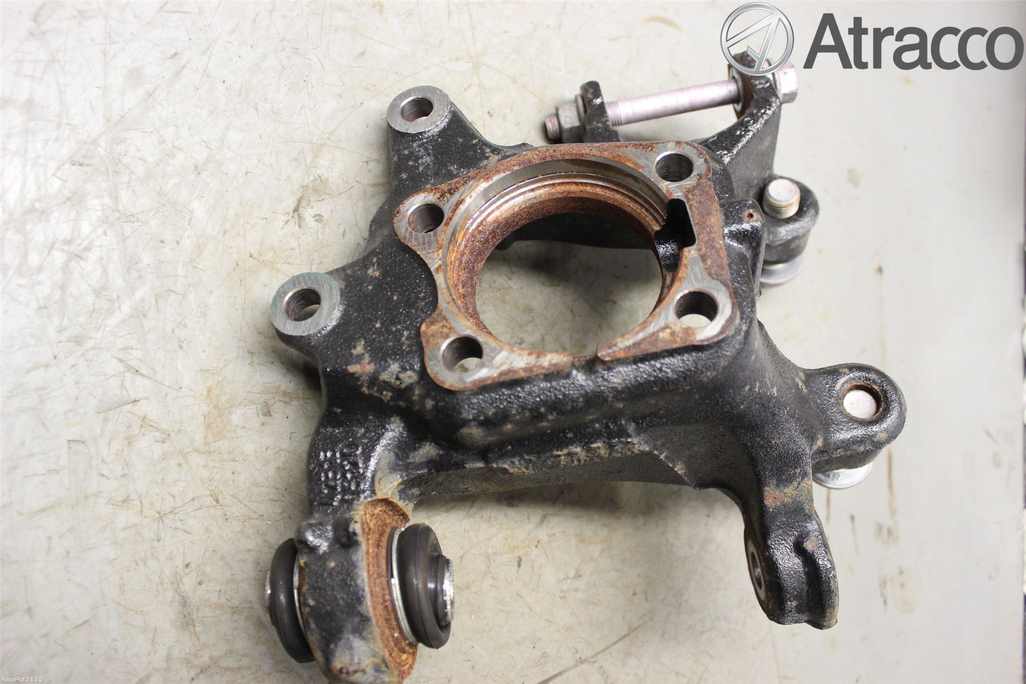 Toyota AVENSIS 09-15 Spindel Hb
