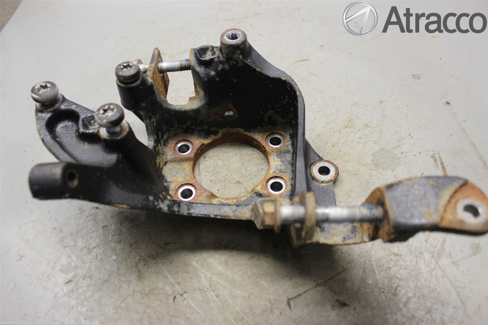 Ford KUGA 08-12 Spindel Hf