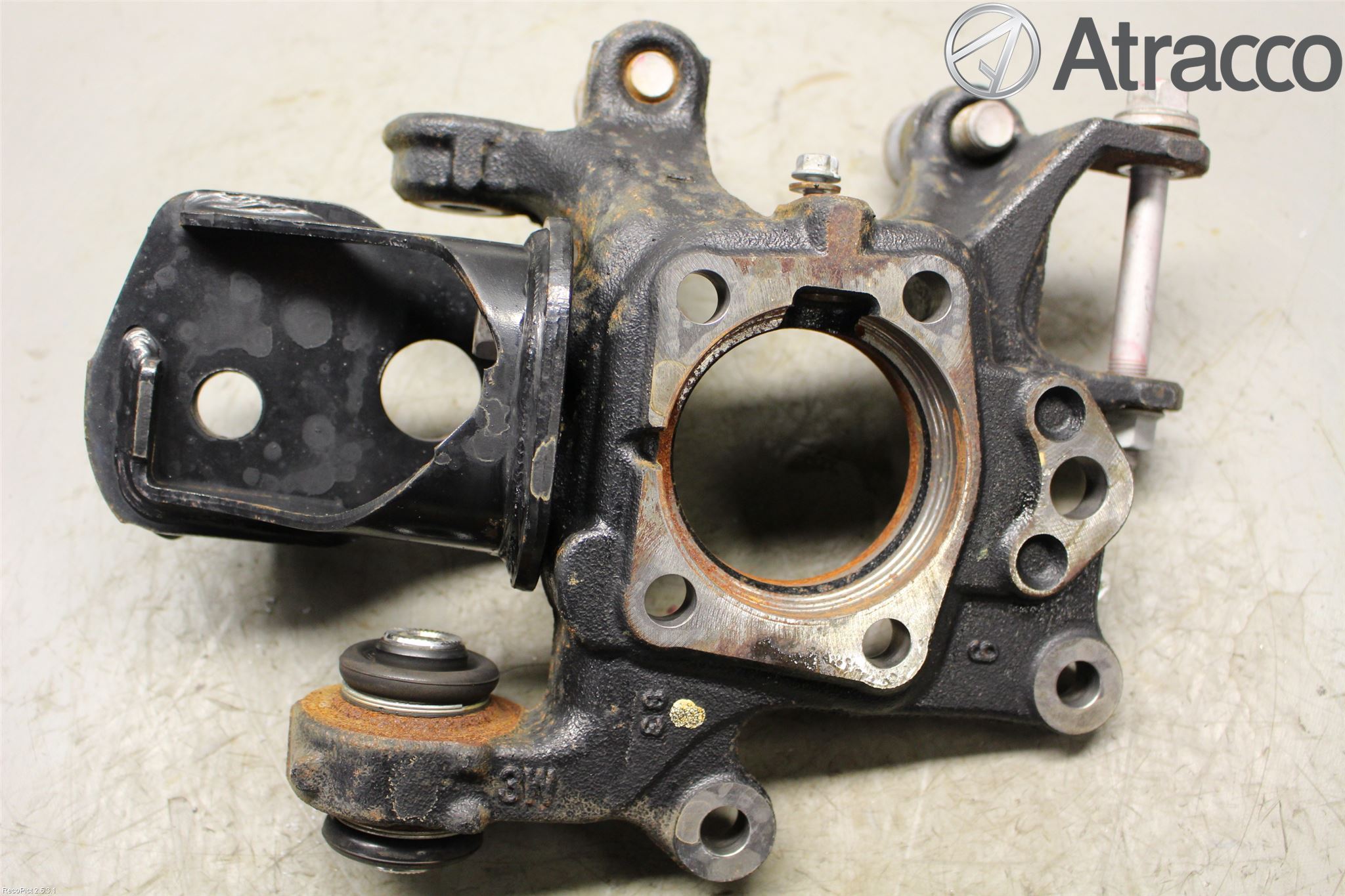 Toyota RAV4 13-18 Spindel Vb