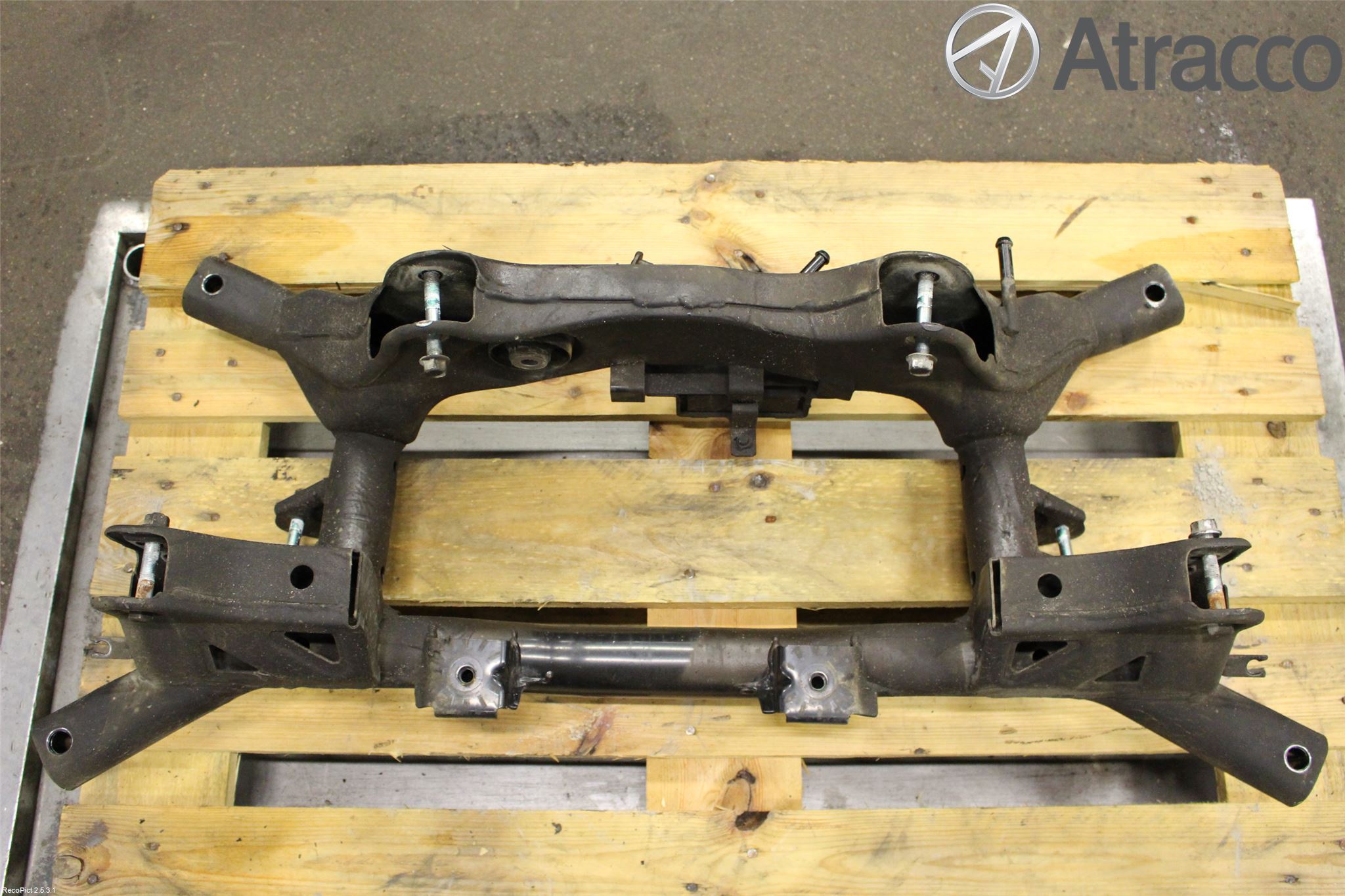 Mitsubishi OUTLANDER 13-21 Bakaksel Feste Travers-Ramme