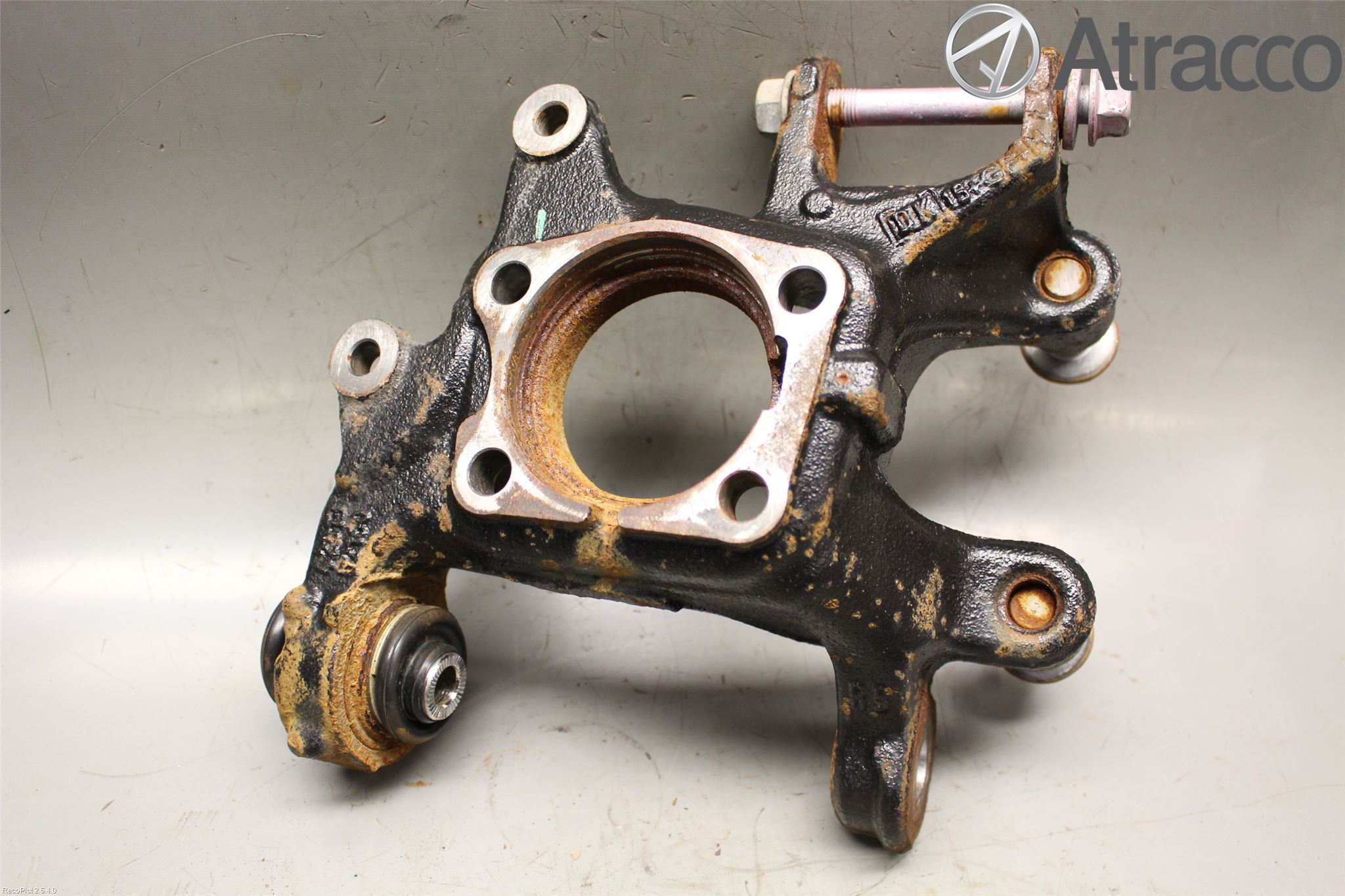 Toyota AURIS 13-19 Spindel Hb