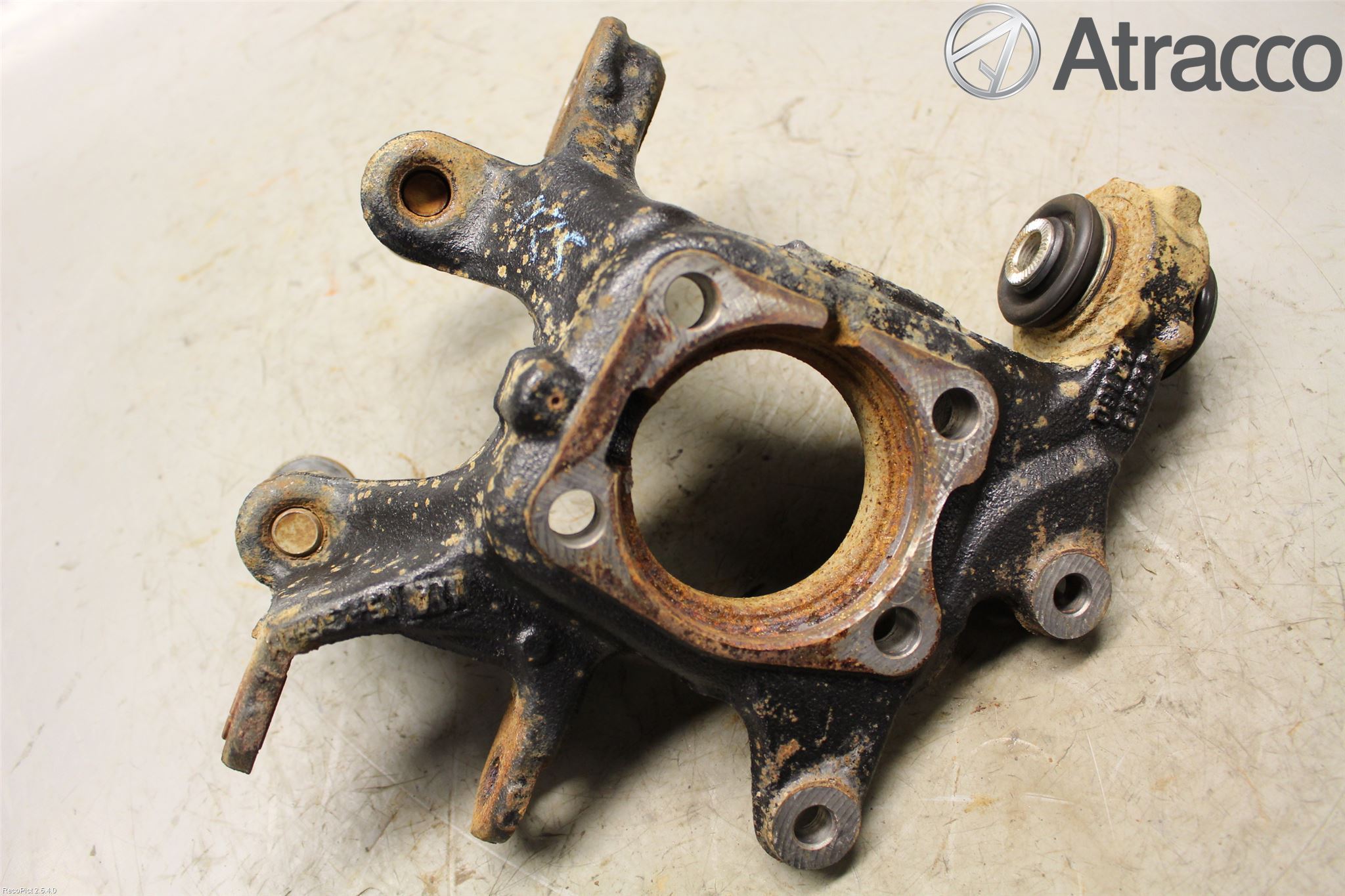 Toyota AURIS 13-19 Spindel Hb