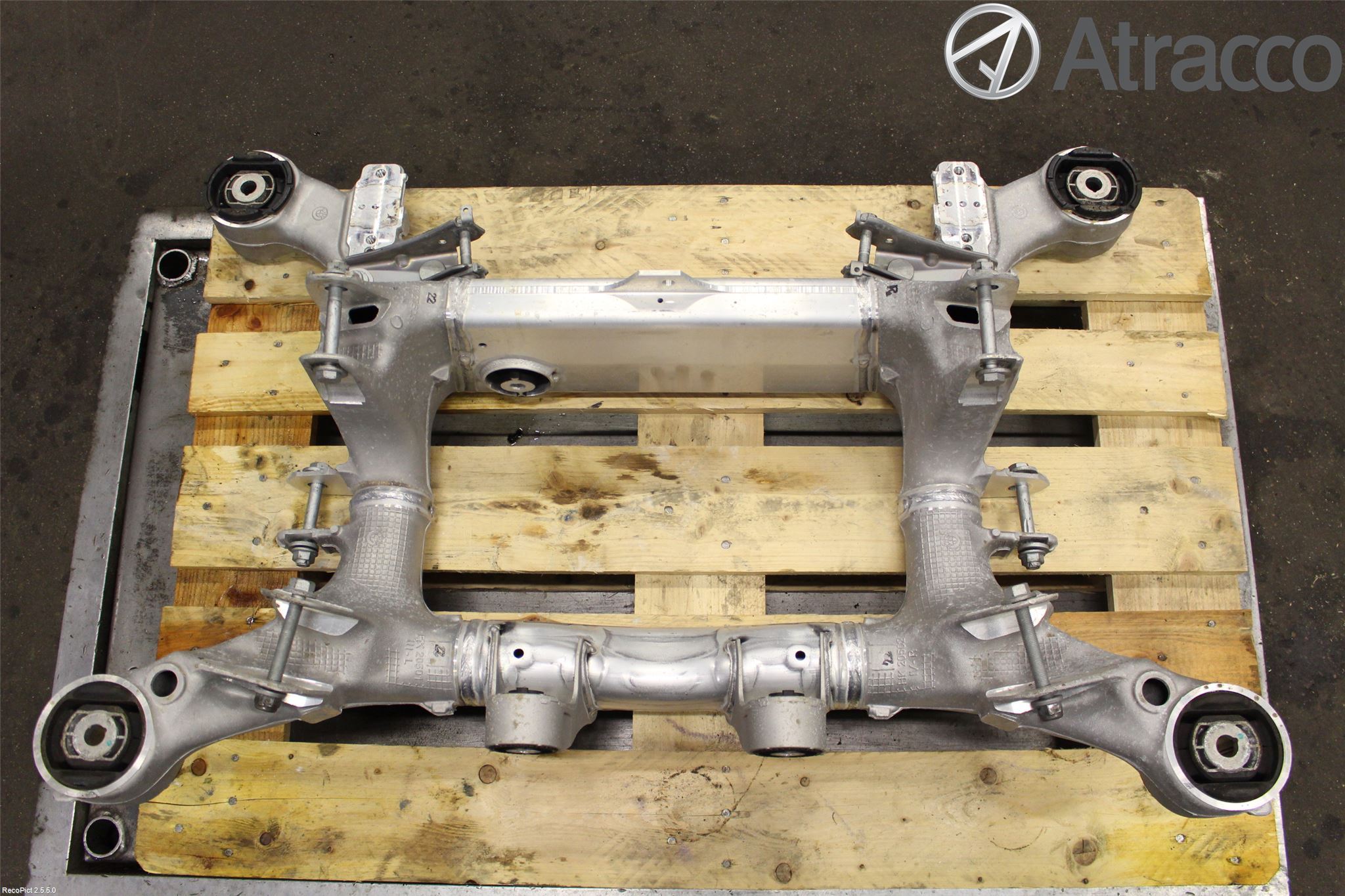 BMW 5 F10/F11/F18 09-17 Bakaksel Feste Travers-Ramme