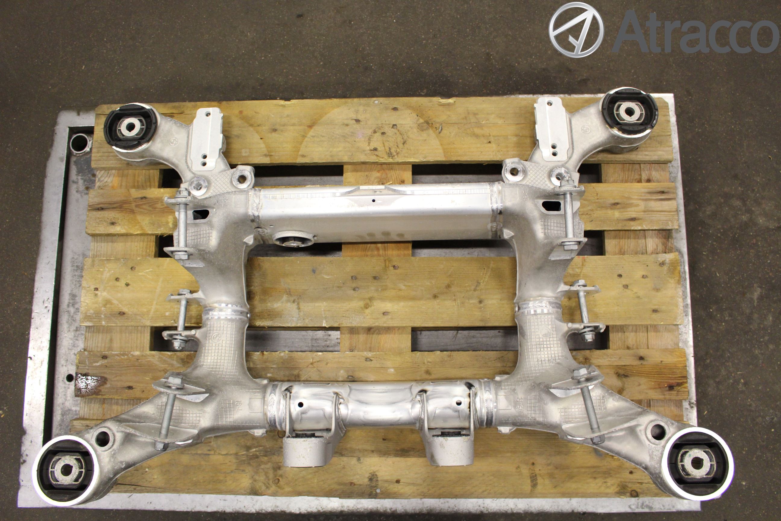 BMW 5 F10/F11/F18 09-17 Bakaksel Feste Travers-Ramme