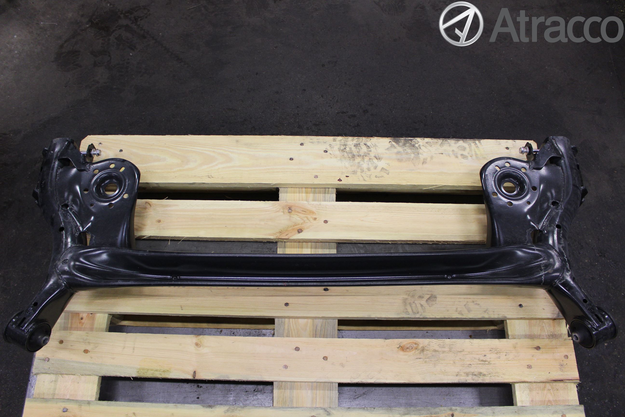 Toyota AYGO 15-21 Bakaksel Feste Travers-Ramme