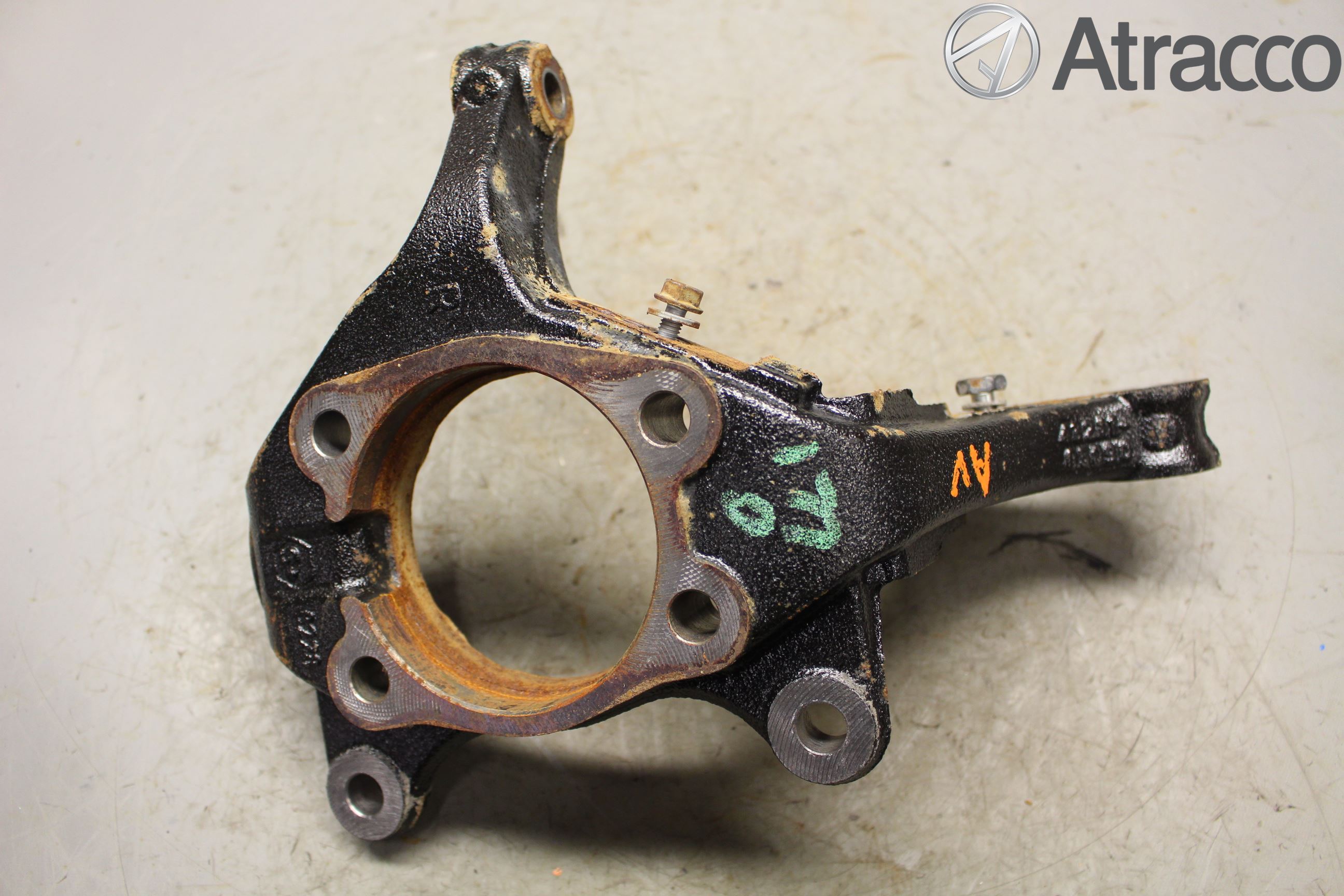 Toyota AVENSIS 16-18 Spindel Hf