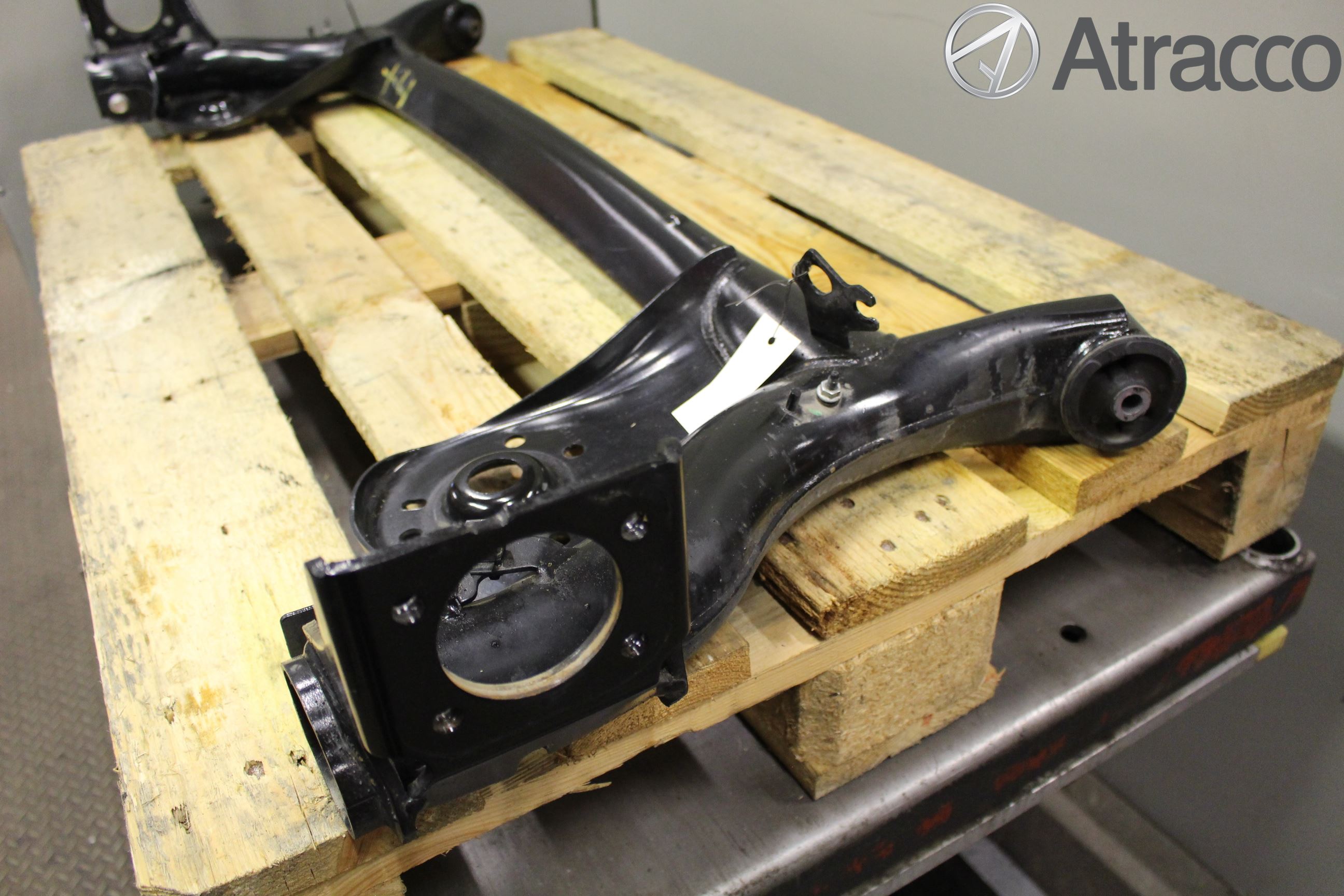 Toyota AYGO 15-21 Bakaksel Feste Travers-Ramme