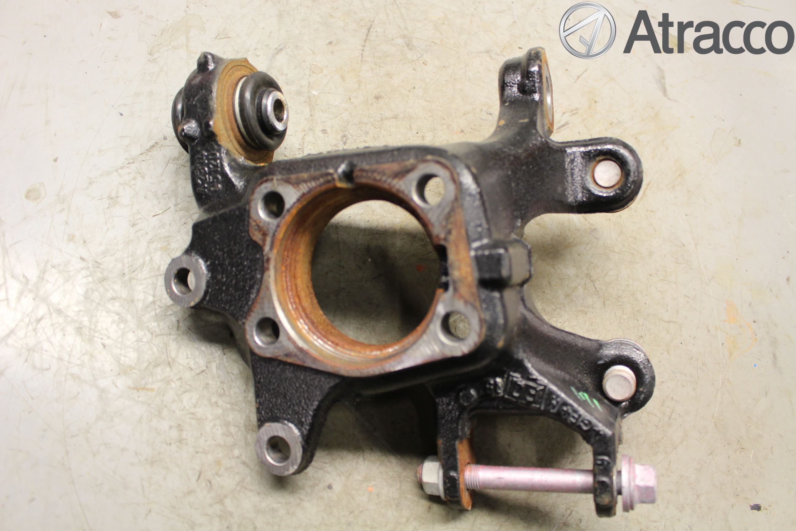 Toyota AVENSIS 16-18 Spindel Vb