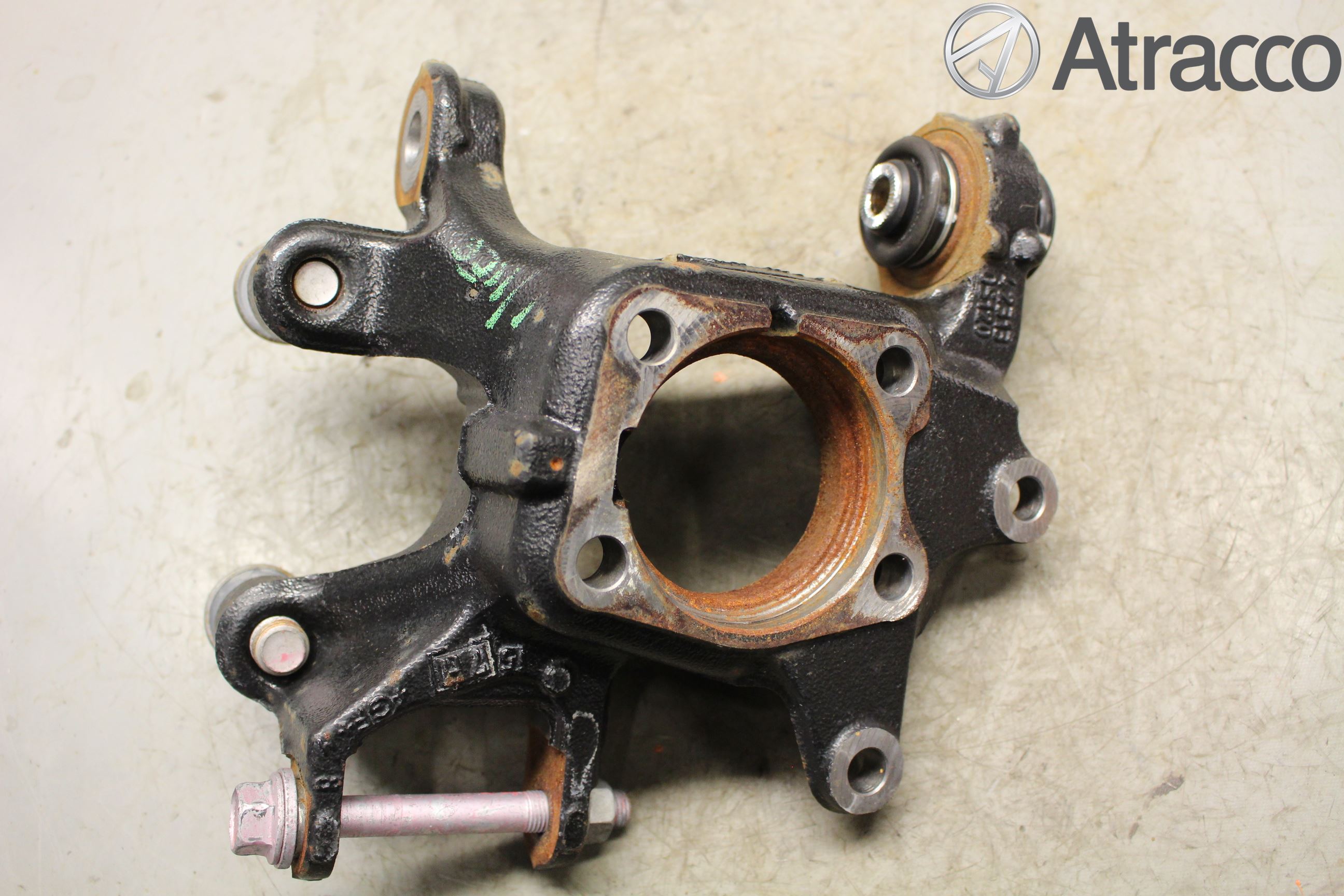 Toyota AVENSIS 16-18 Spindel Hb