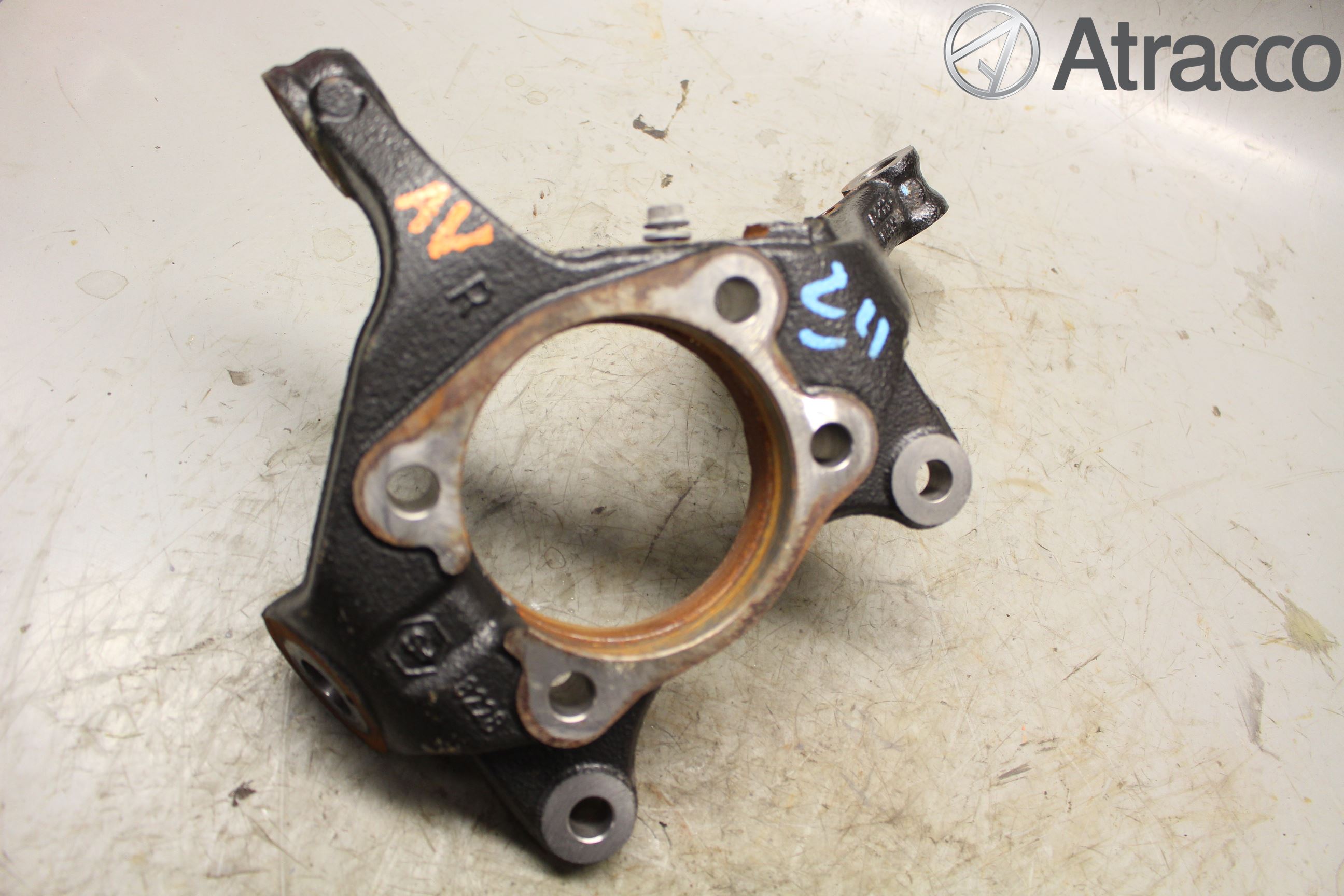 Toyota AVENSIS 16-18 Spindel Hf