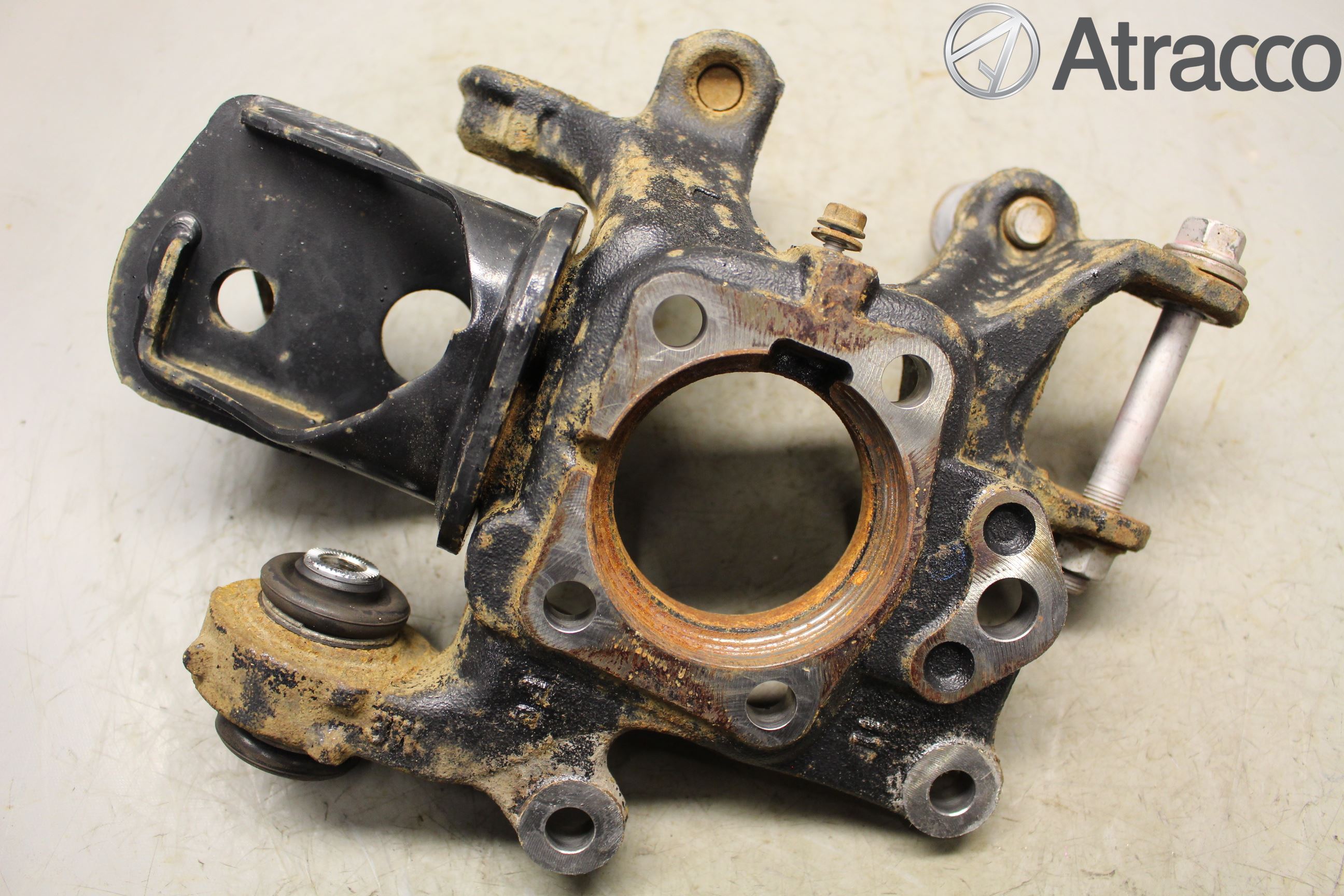 Toyota RAV4 13-18 Spindel Vb