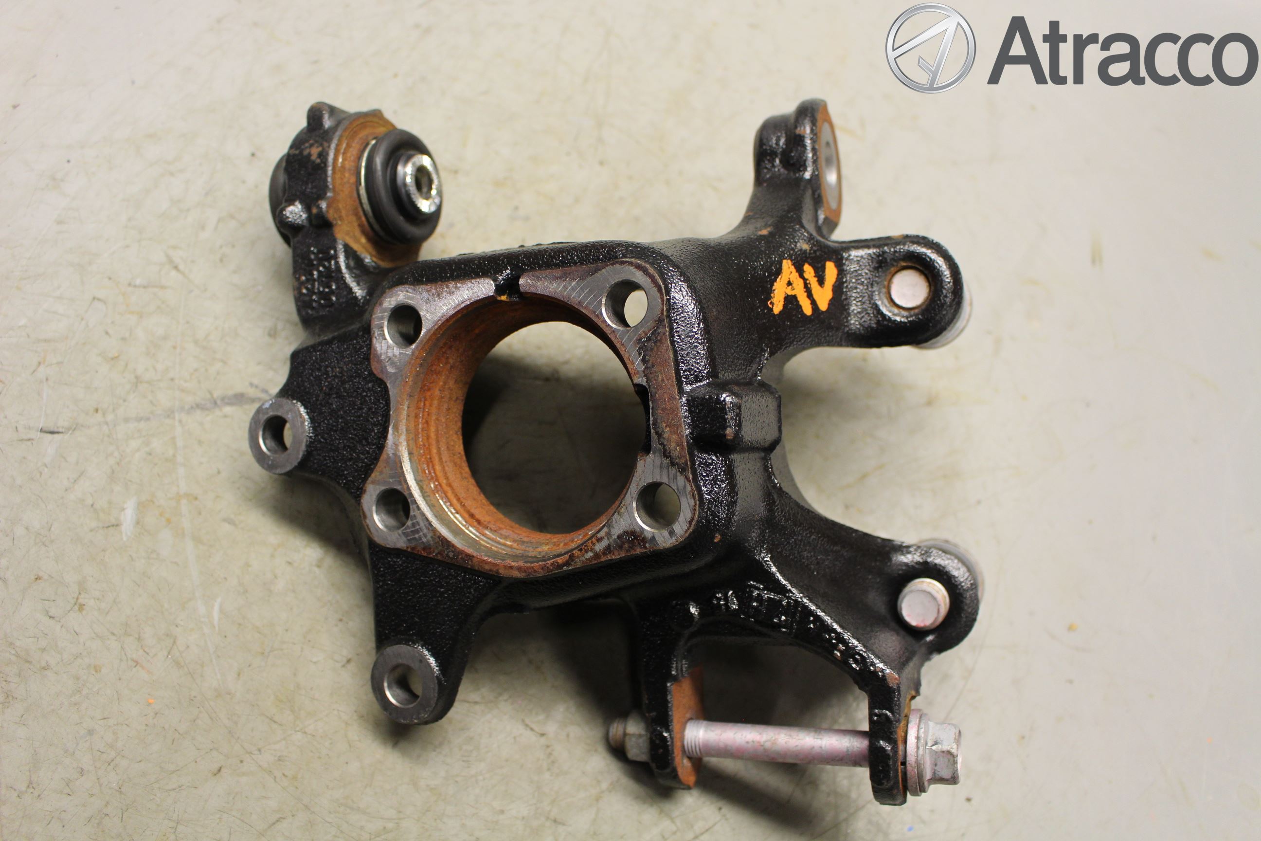 Toyota AVENSIS 16-18 Spindel Vb