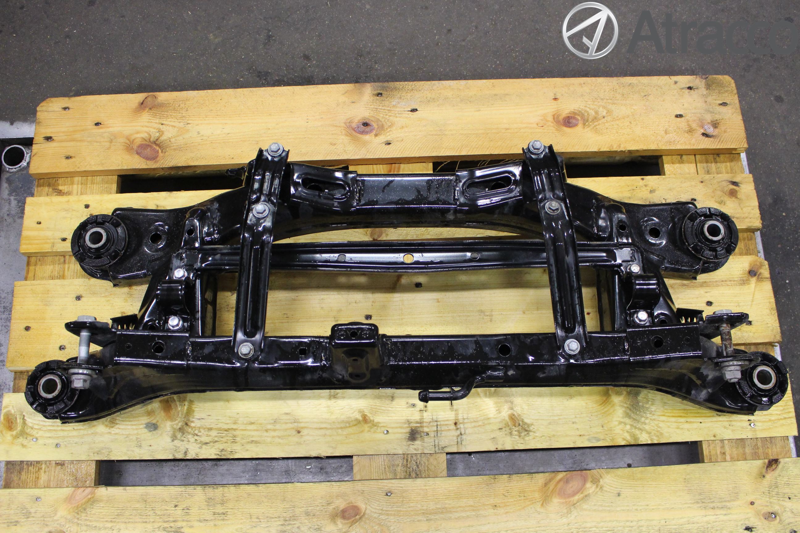 Toyota AURIS 13-19 Bakaksel Feste Travers-Ramme