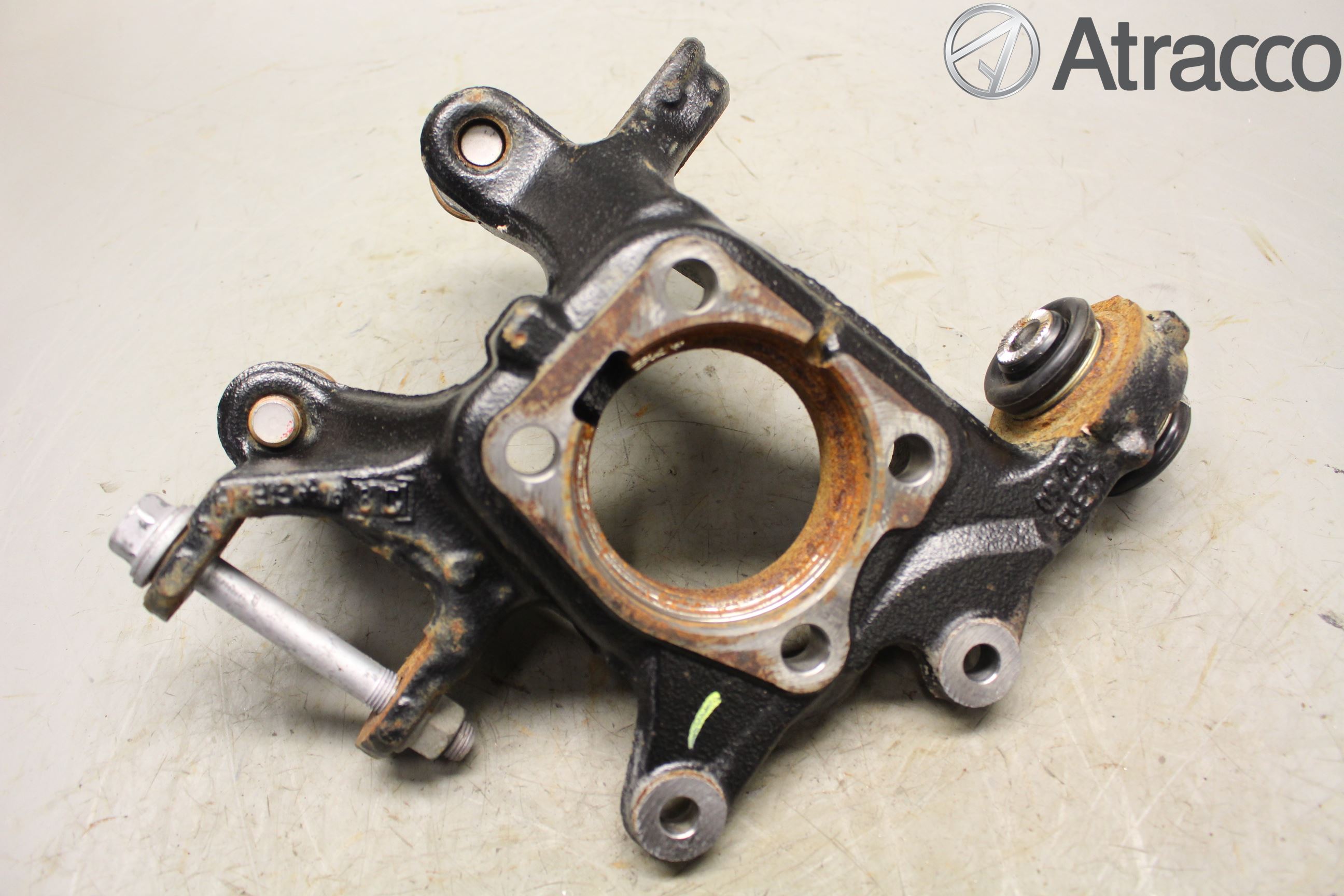 Toyota AURIS 13-19 Spindel Hb
