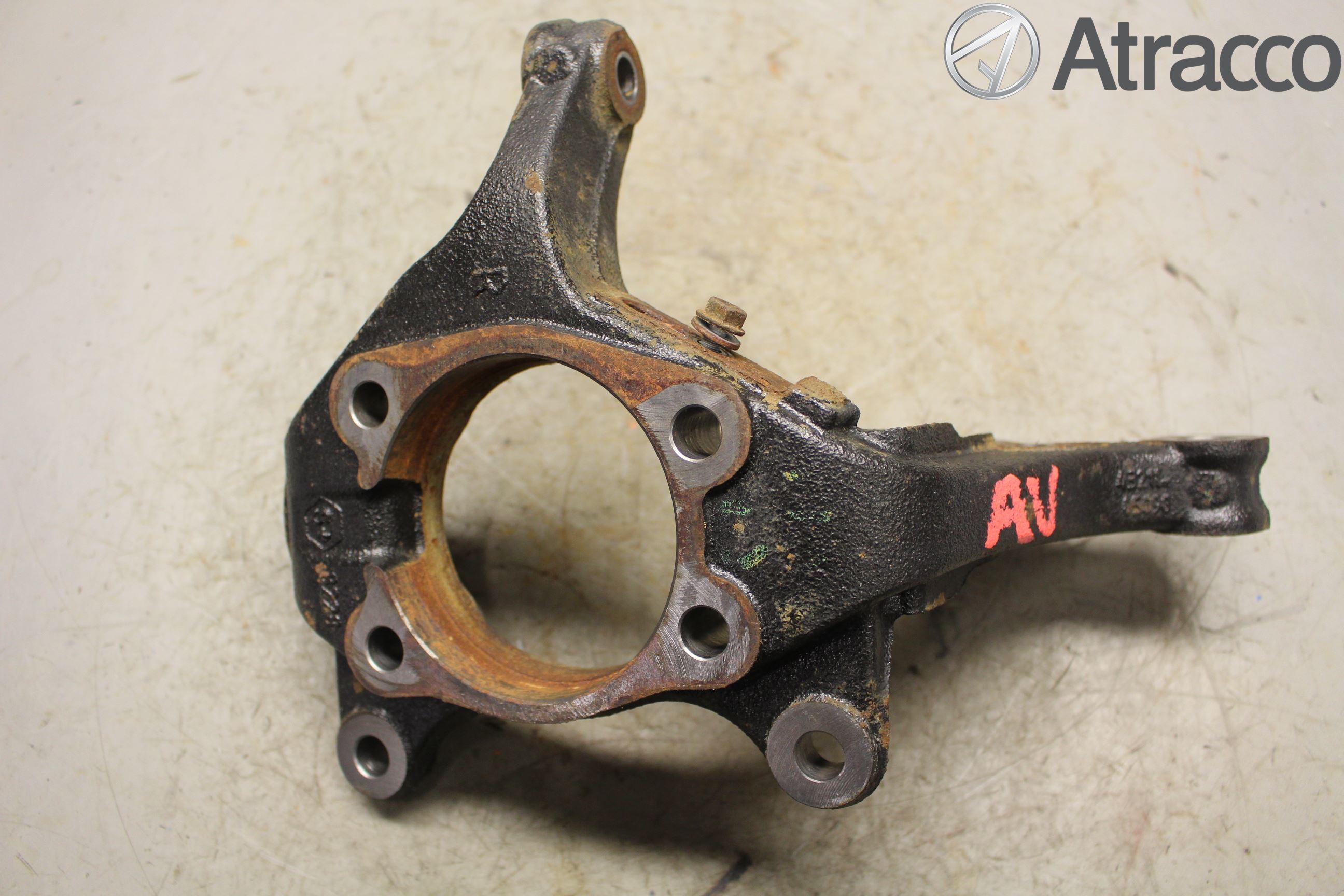 Toyota AURIS 13-19 Spindel Hf