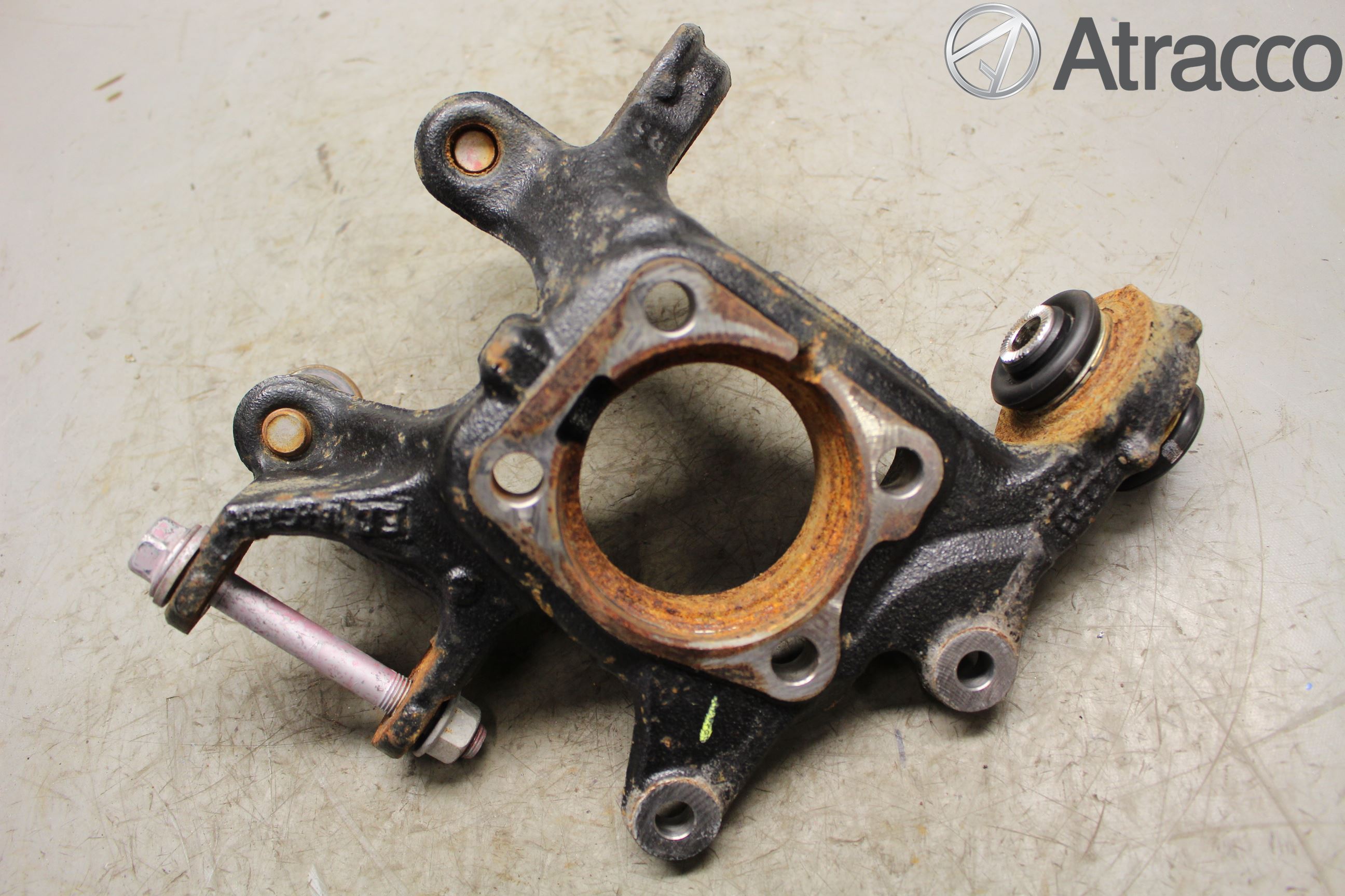 Toyota AURIS 13-19 Spindel Hb