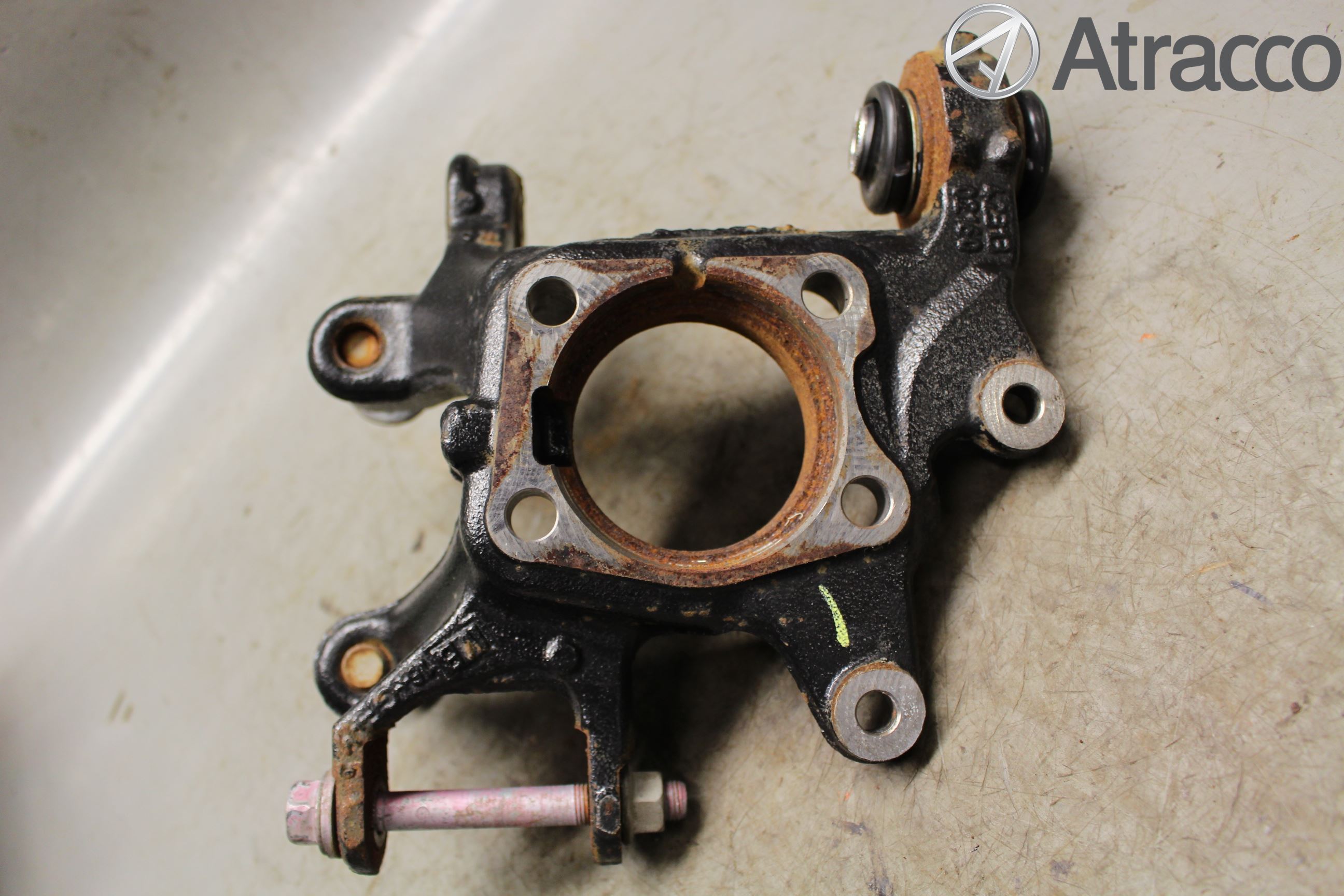 Toyota AURIS 13-19 Spindel Hb