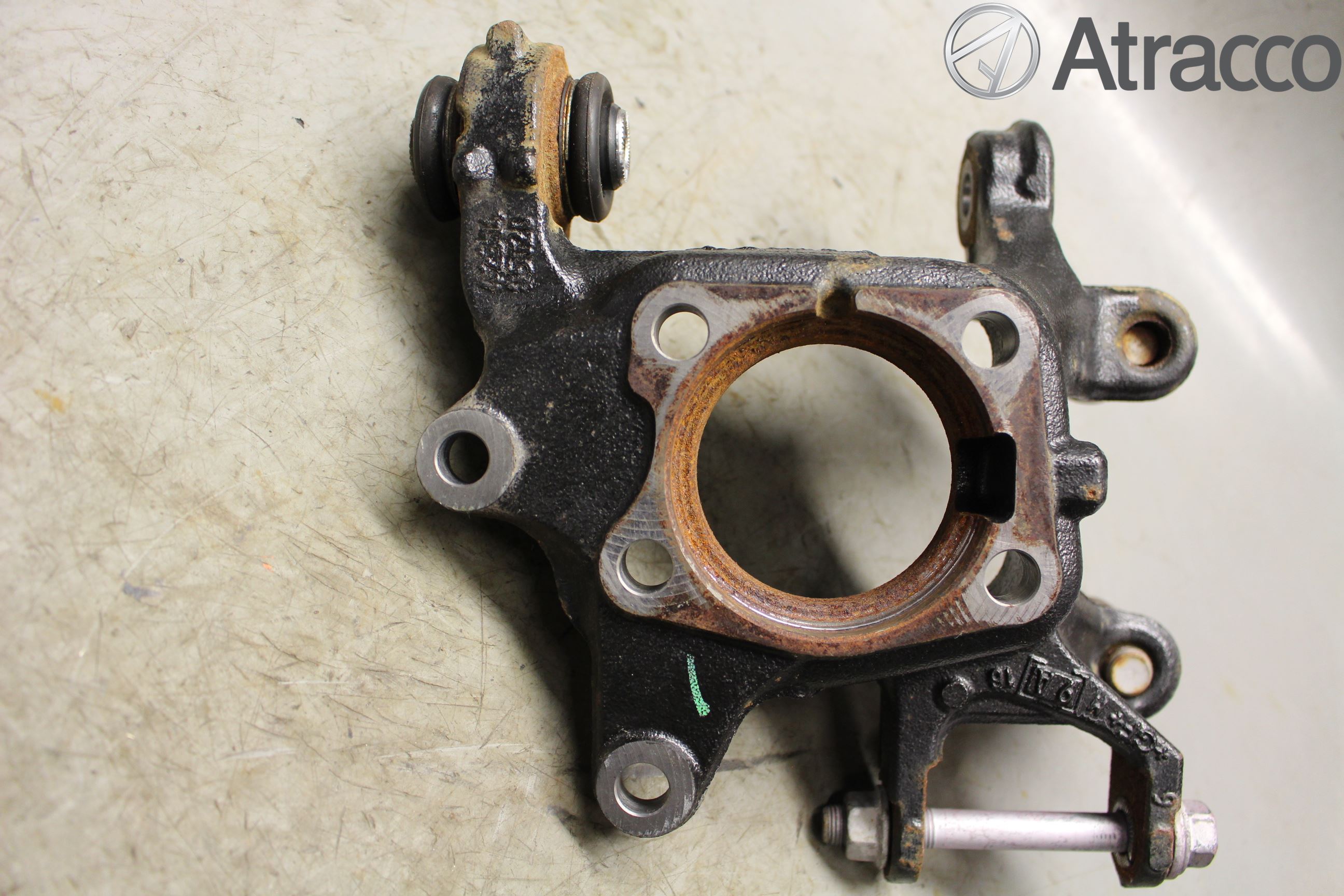 Toyota AVENSIS 16-18 Spindel Vb