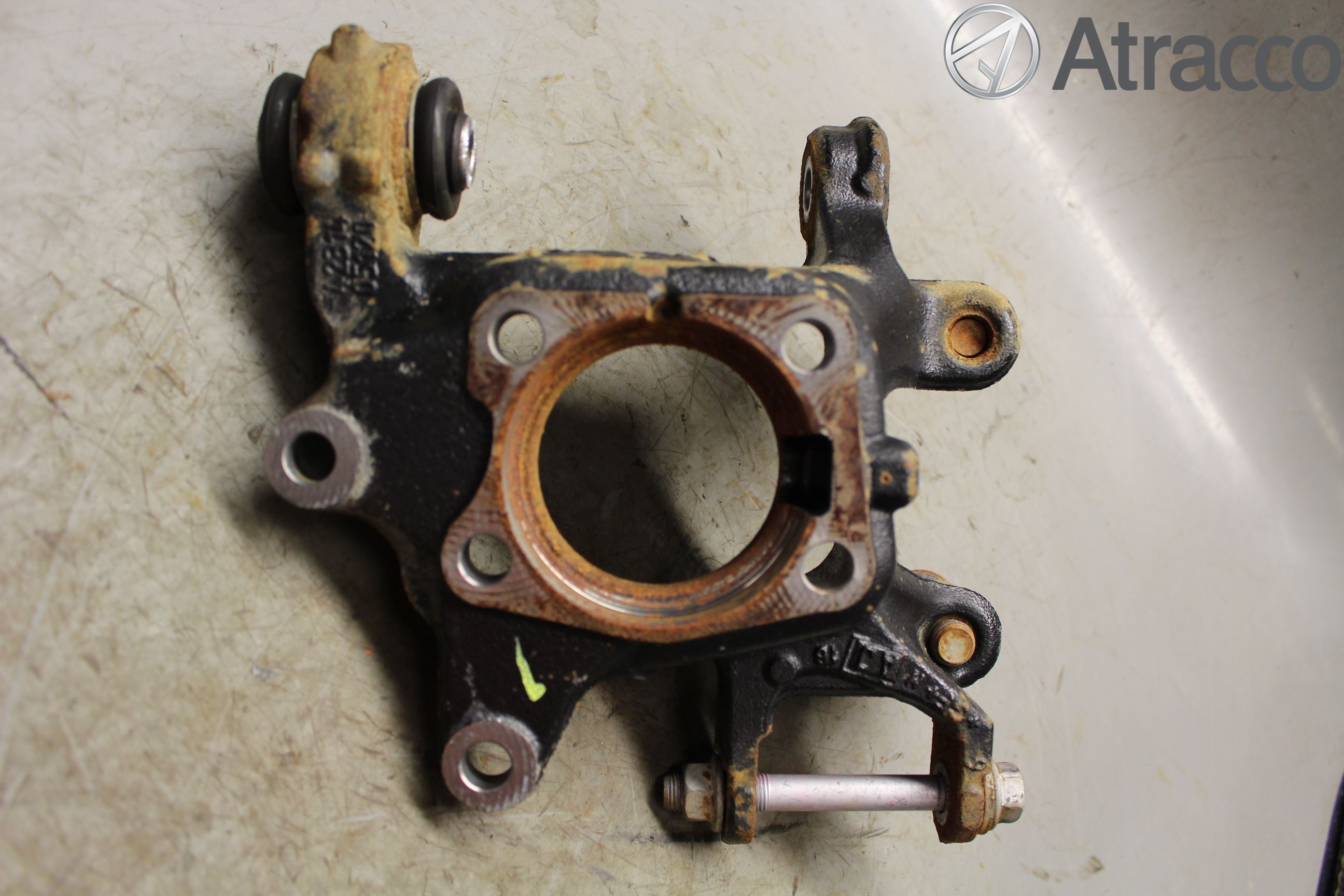 Toyota AVENSIS 16-18 Spindel Vb