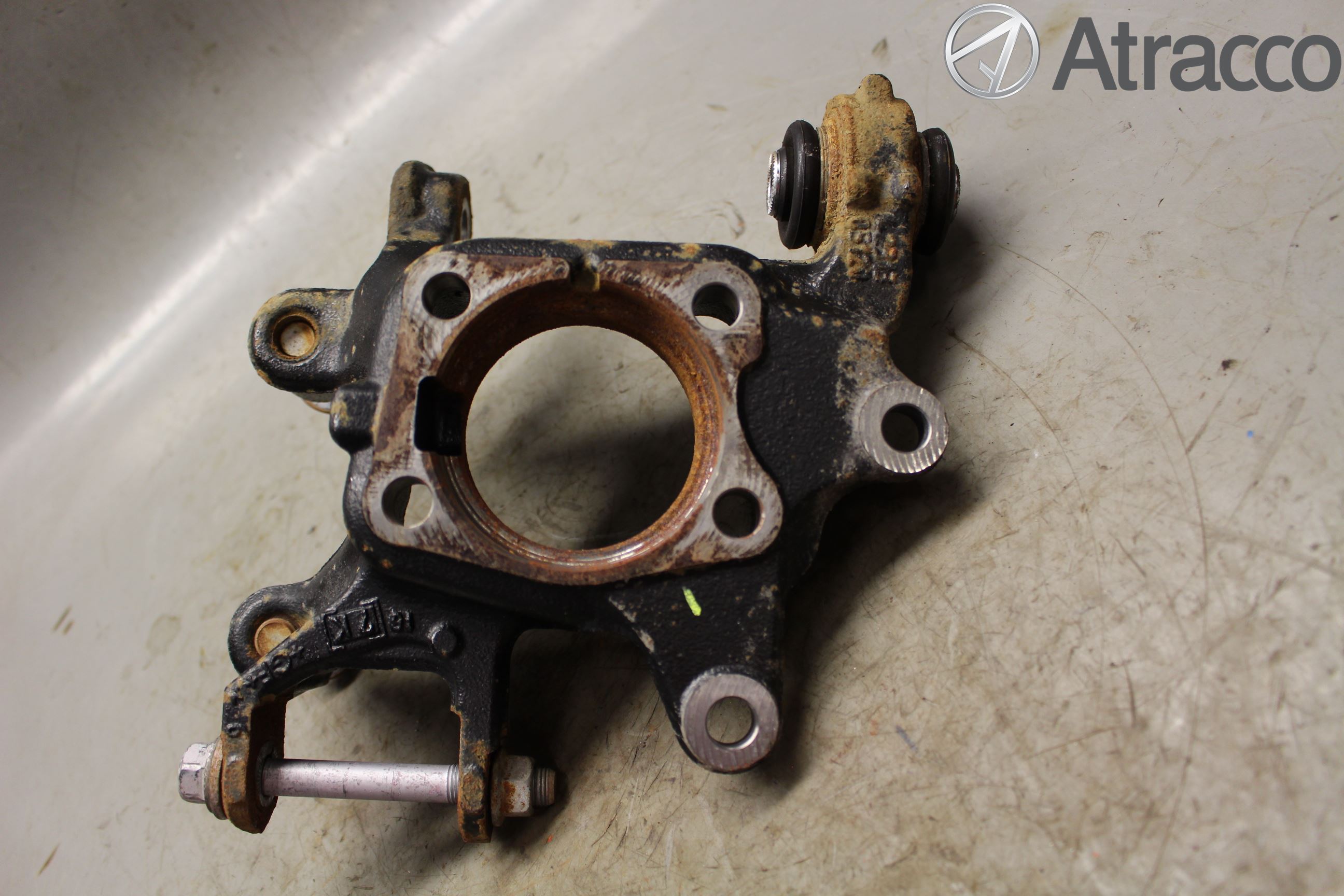 Toyota AVENSIS 16-18 Spindel Hb