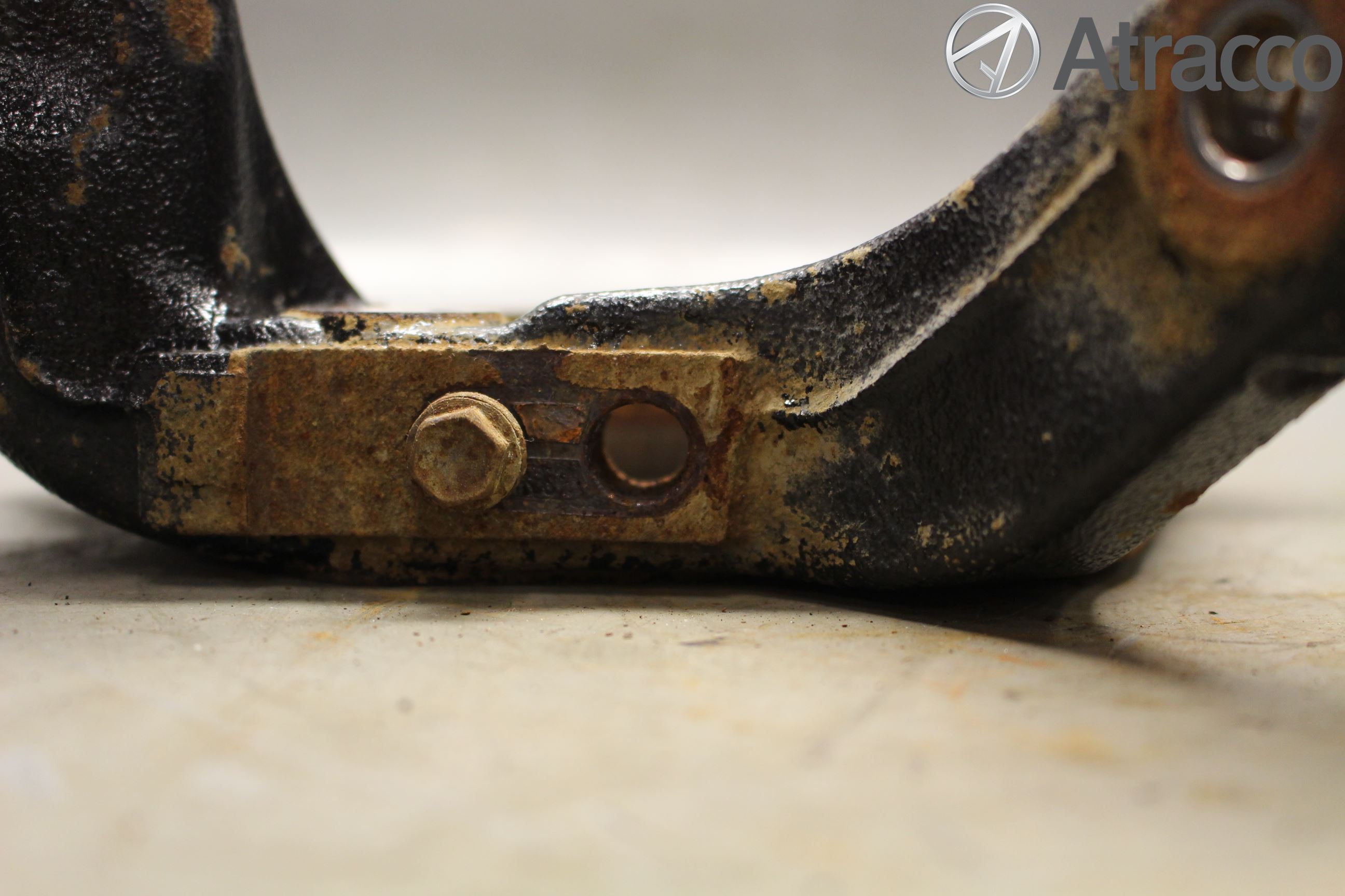 Toyota AURIS 13-19 Spindel Vf