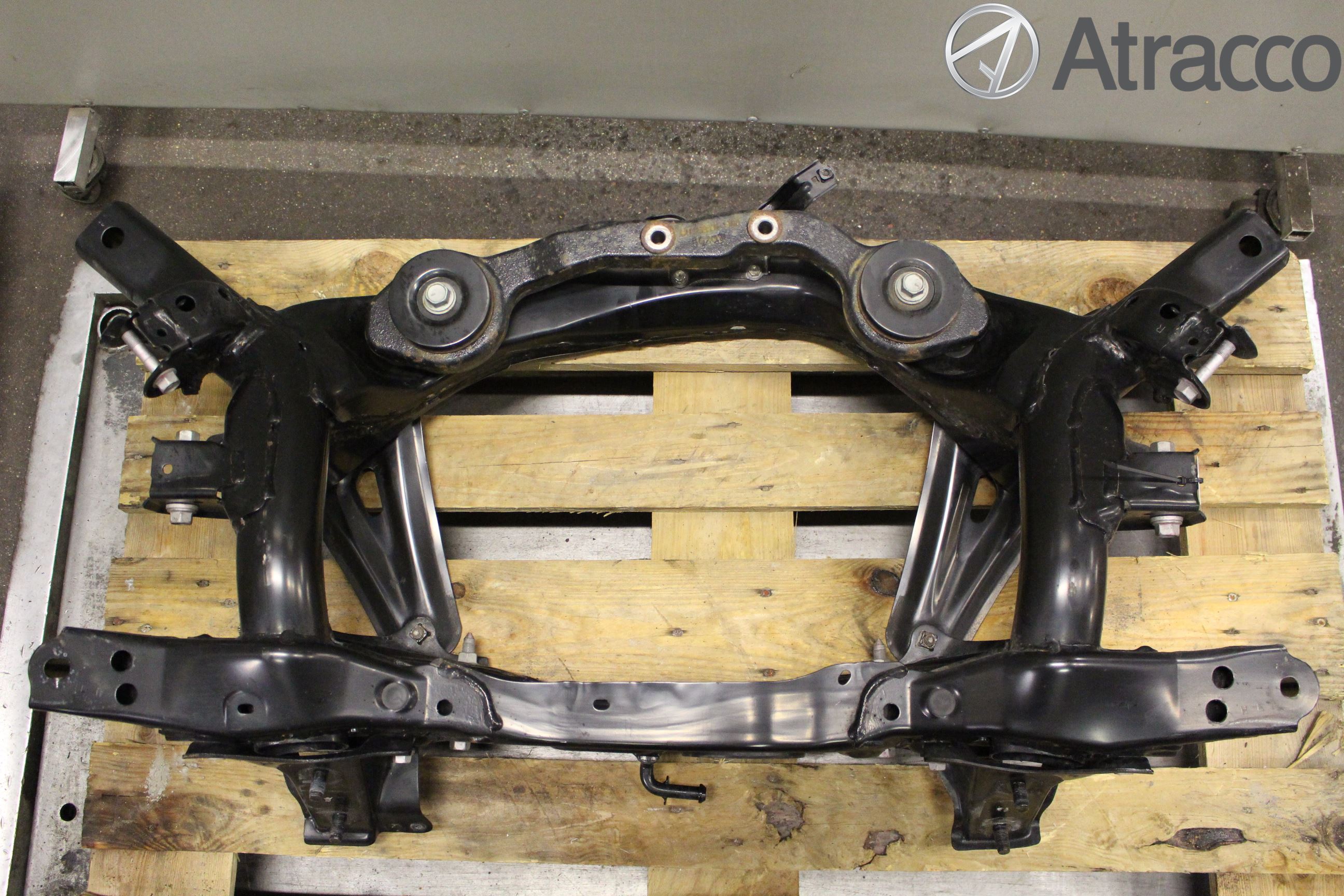 Toyota RAV4 13-18 Bakaksel Feste Travers-Ramme
